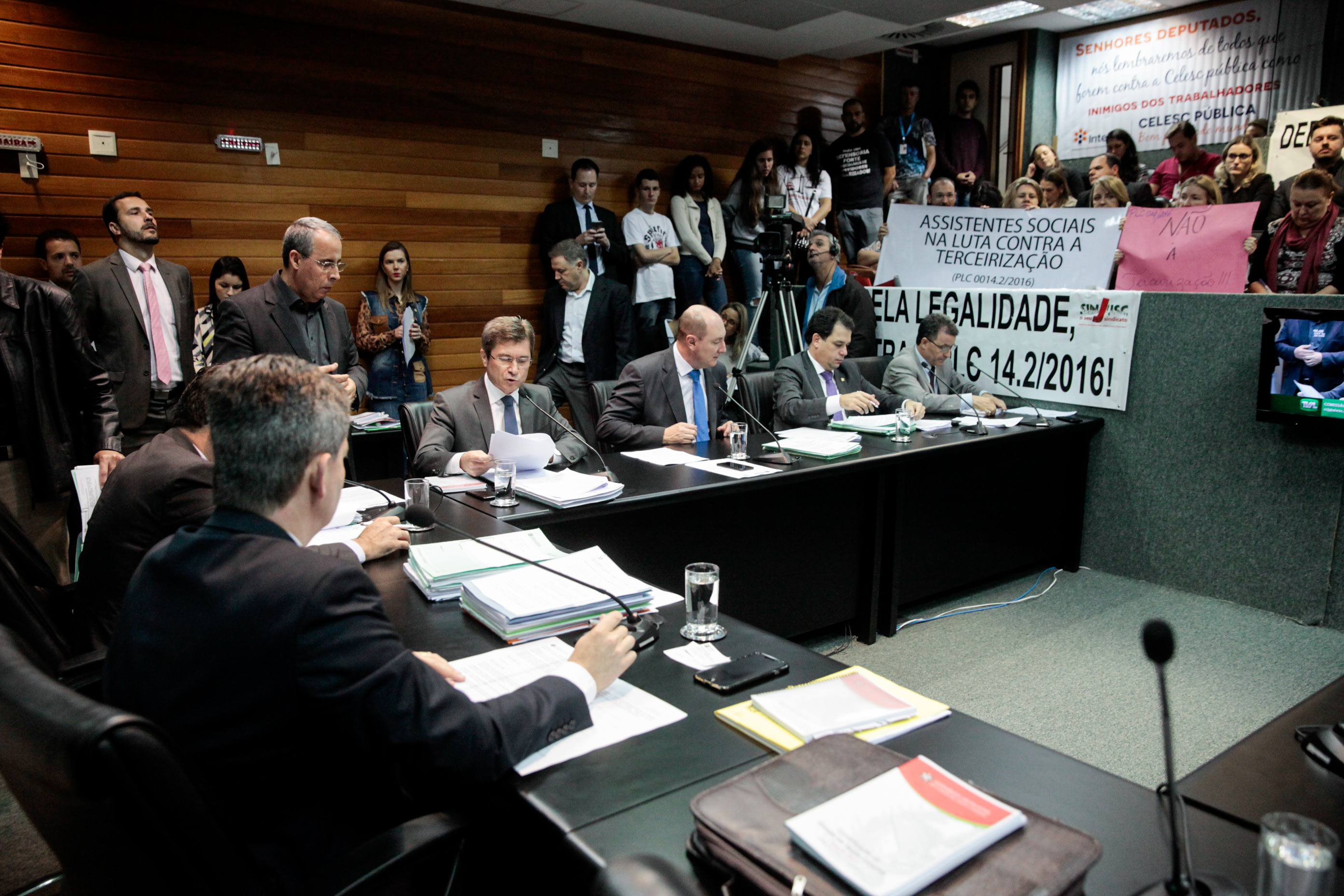 Comissão de Constituição e Justiça.