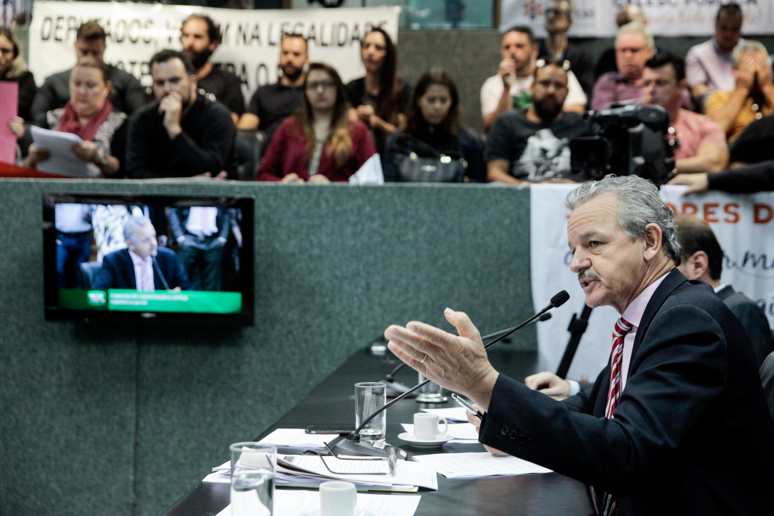 Deputado Dirceu Dresch (PT). Comissão de Constituição e Justiça.