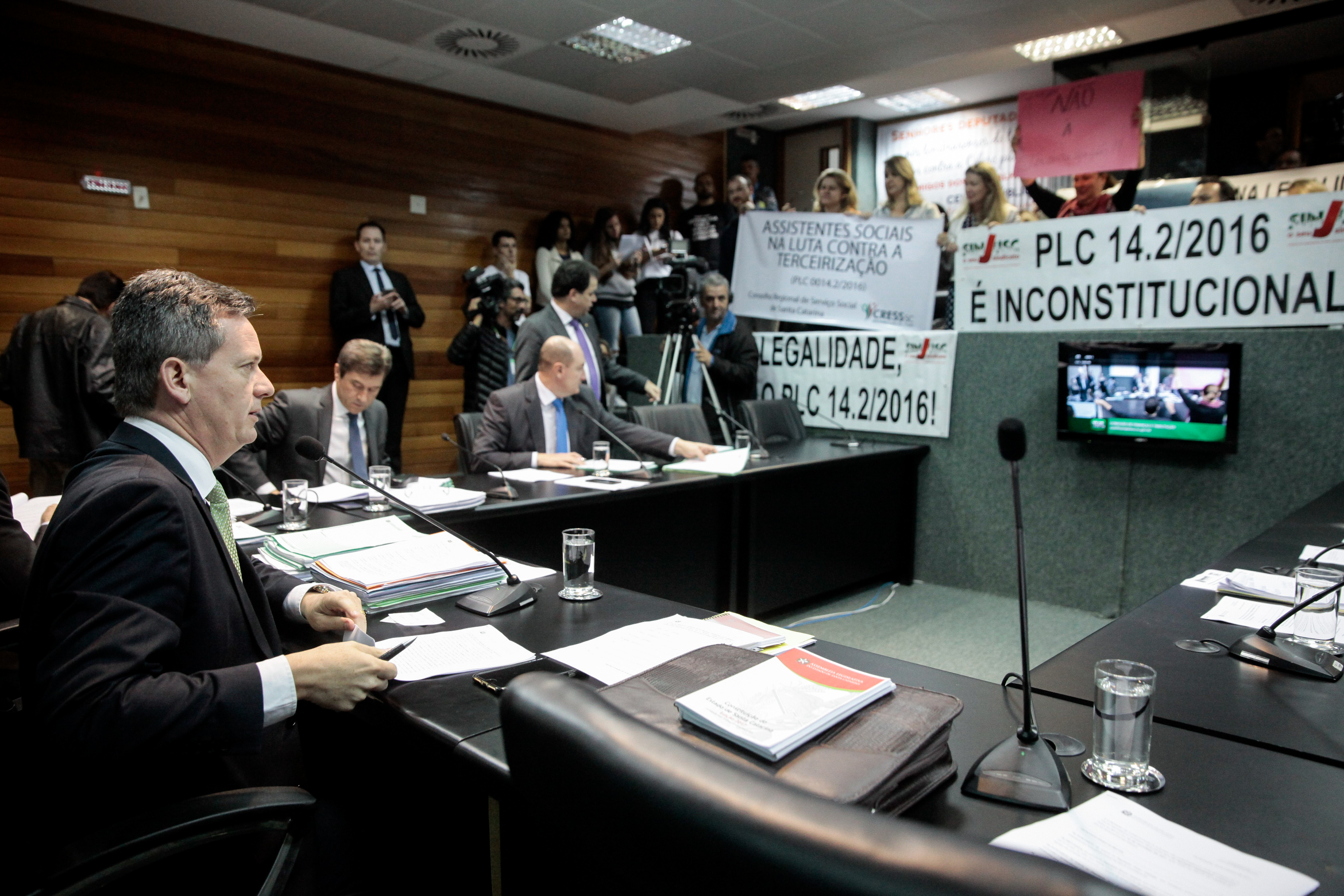 Comissão de Constituição e Justiça.