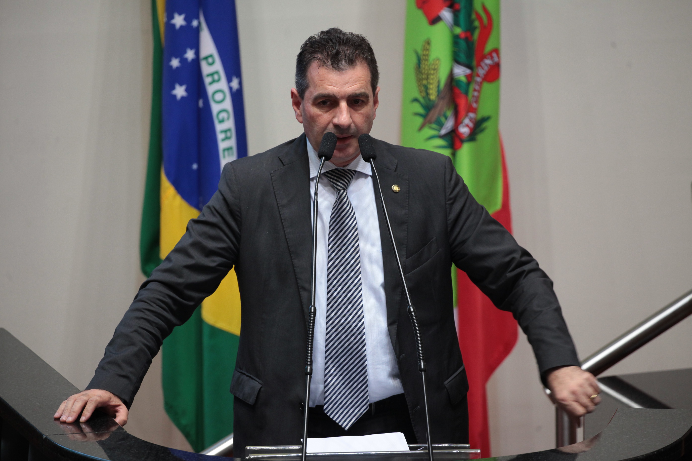 Deputado Valdir Cobalchini (PMDB). Sessão Ordinária.