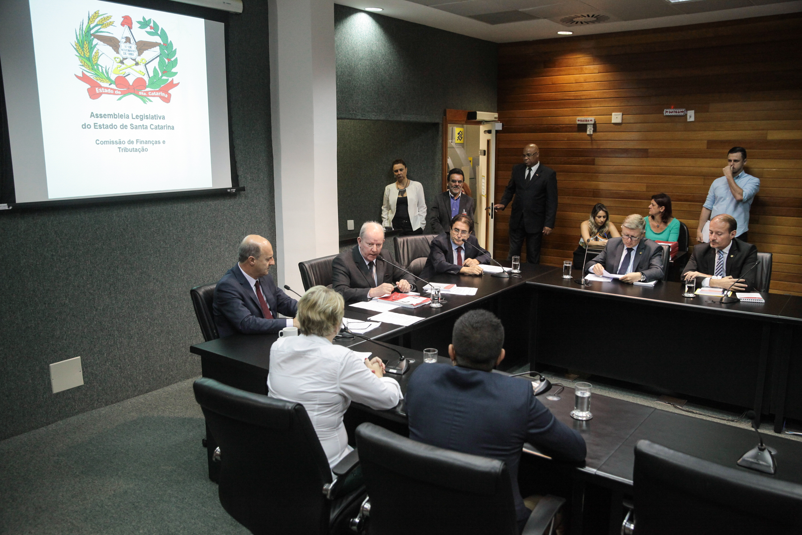 Comissão de Finanças e Tributação.