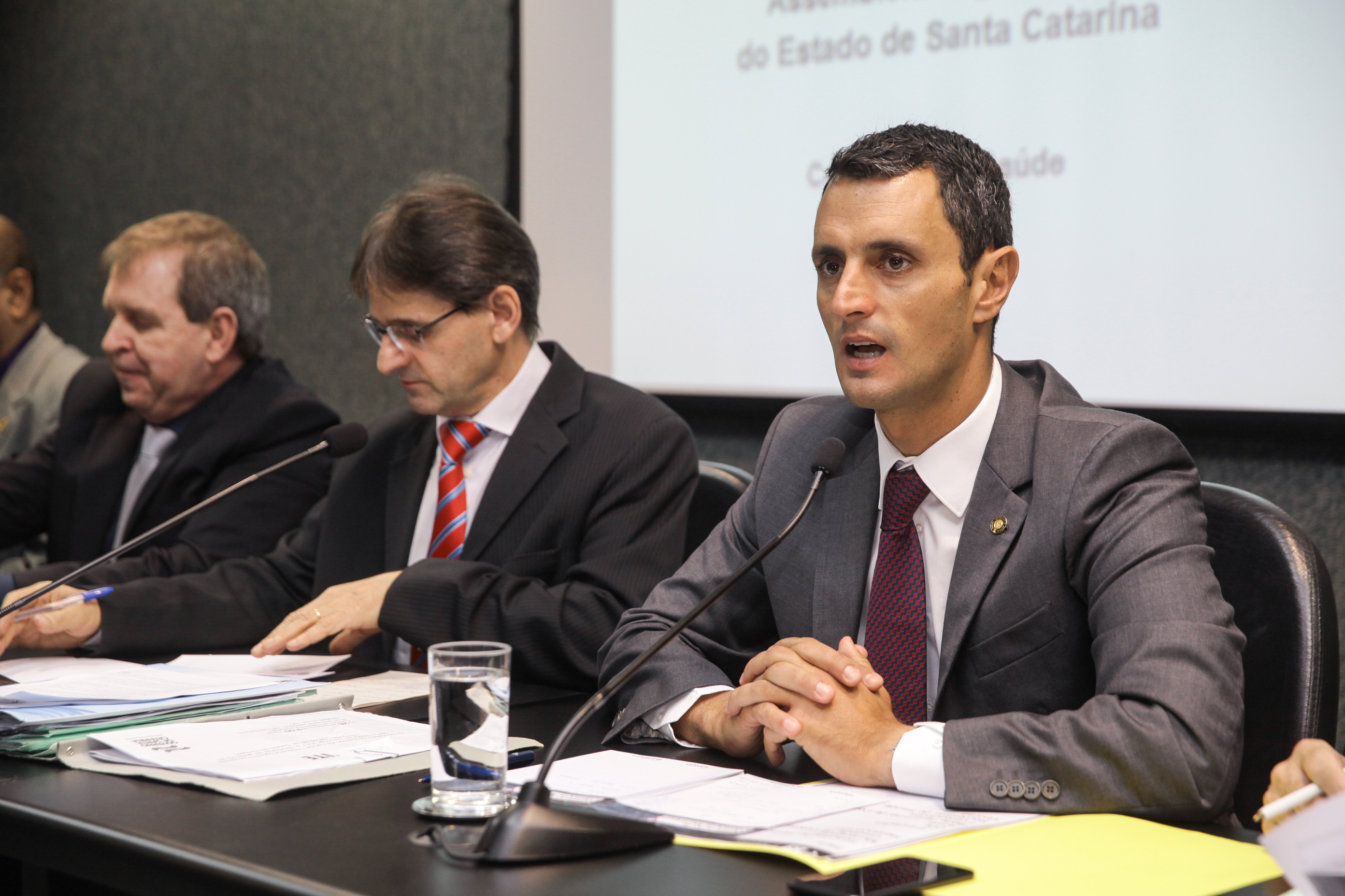 Deputado João Amin (PP). Comissão de Saúde.