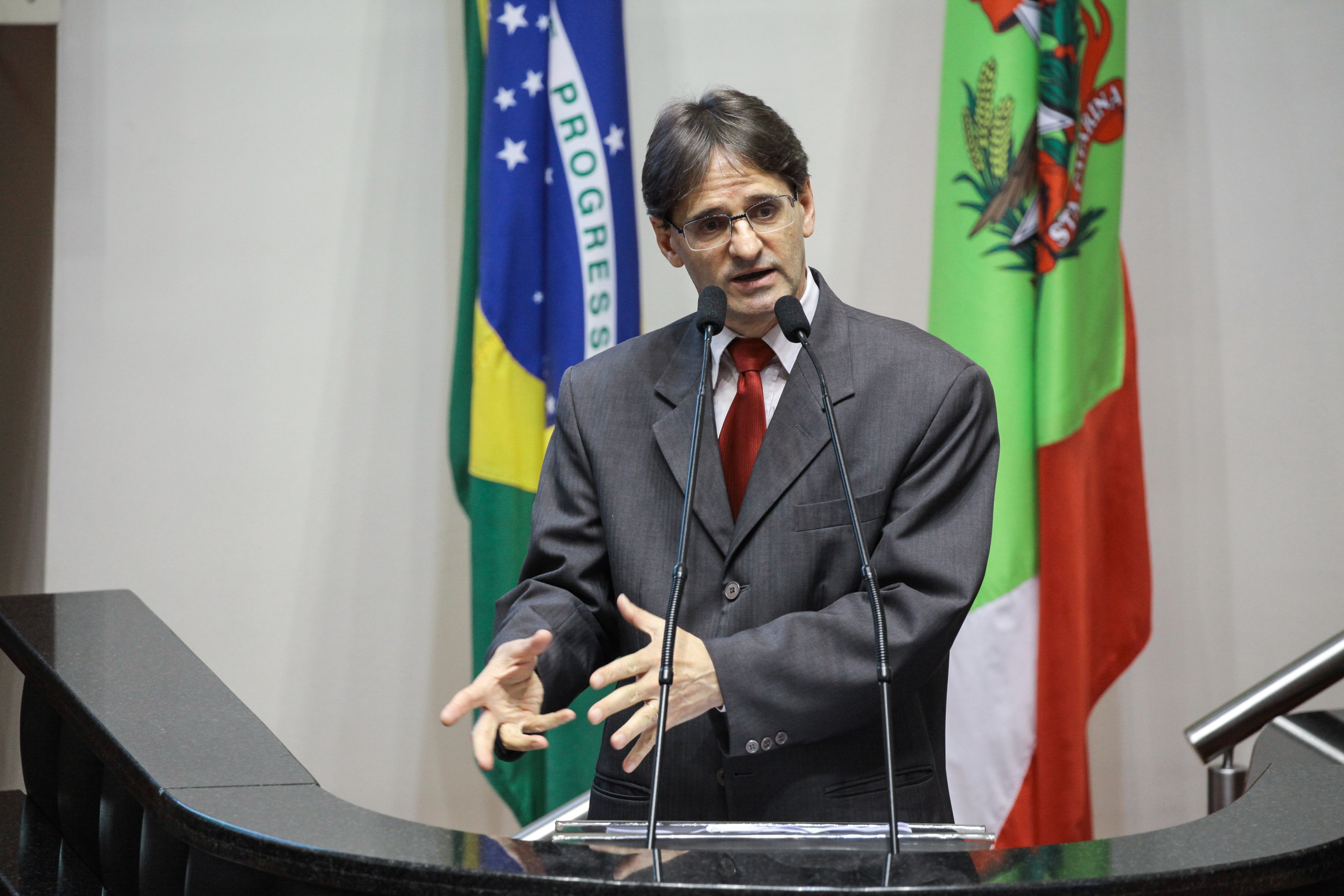 Deputado Neodi Saretta (PT). Sessão Ordinária.