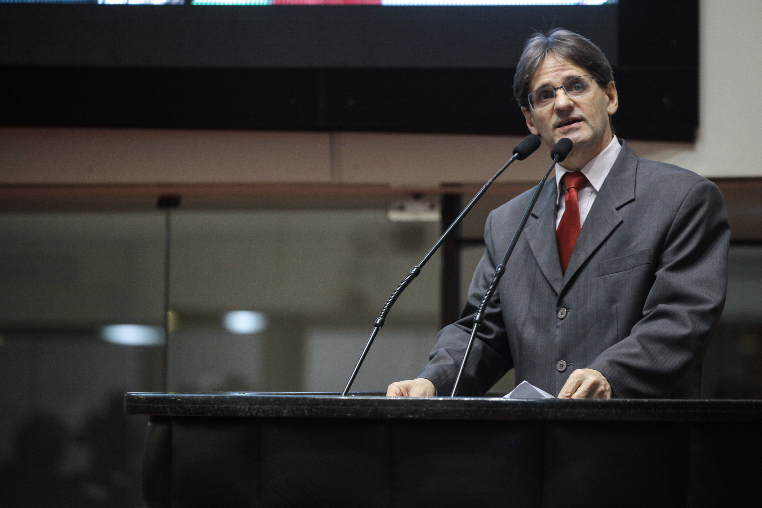 Deputado Neodi Saretta (PT). Sessão Ordinária.