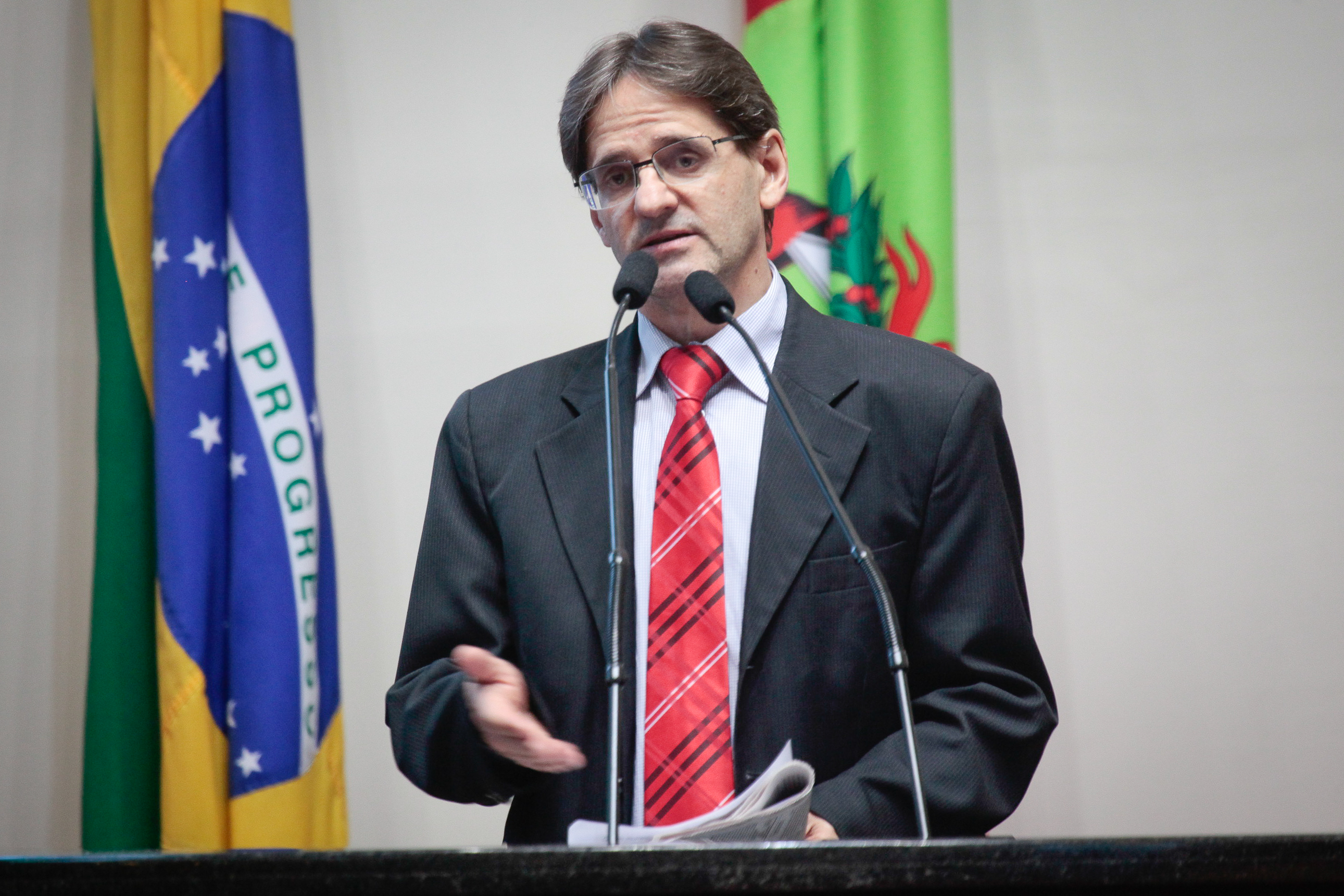Sessão Ordinária. Deputado Neodi Saretta (PT)