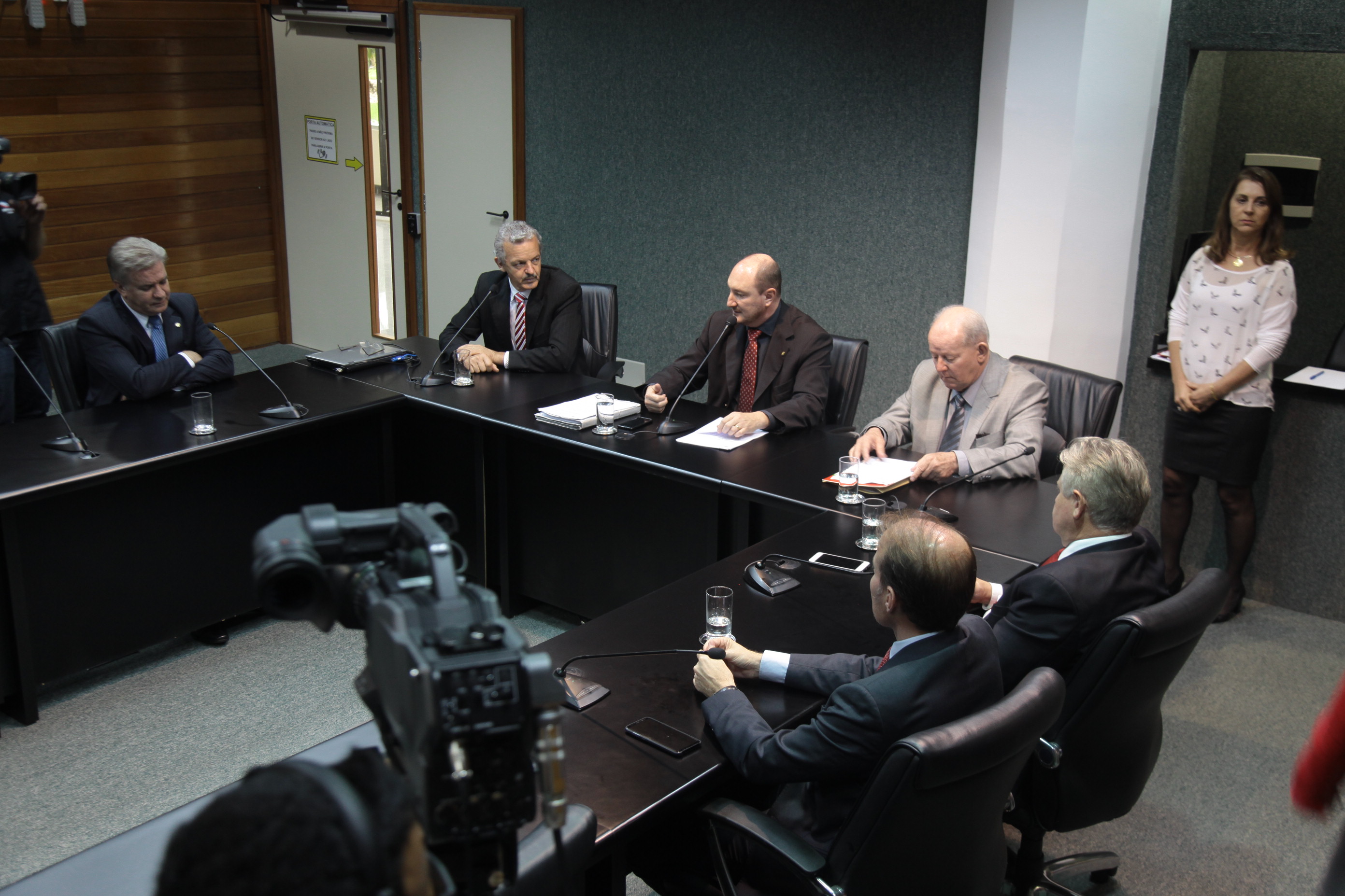 Comissão Especial discute alterações no Regimento Interno da Alesc.
