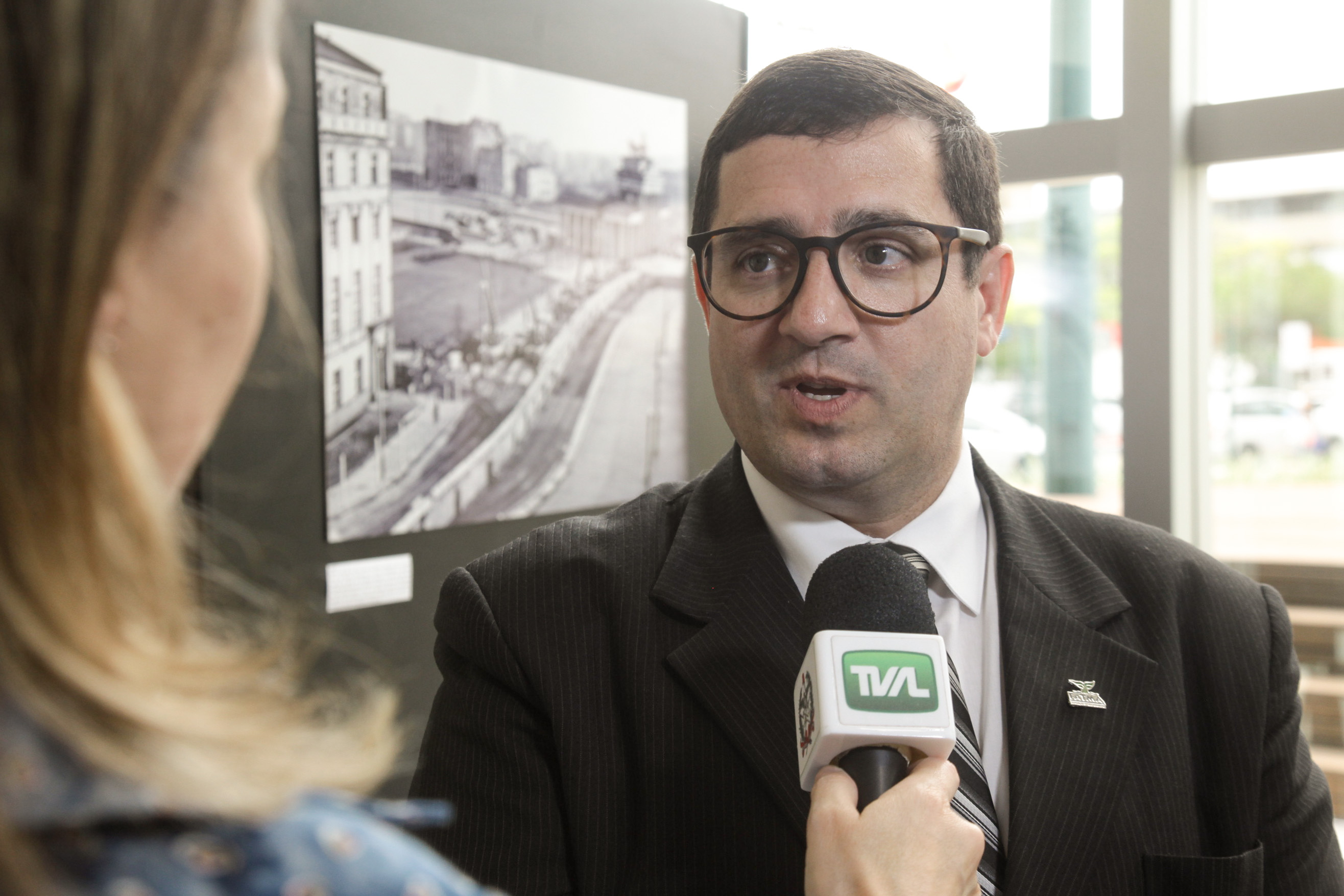 Alexandre Waltrick Rates. Assinatura para obtenção das licenças ambientais das antenas de emissoras de Rádio e TV de SC.