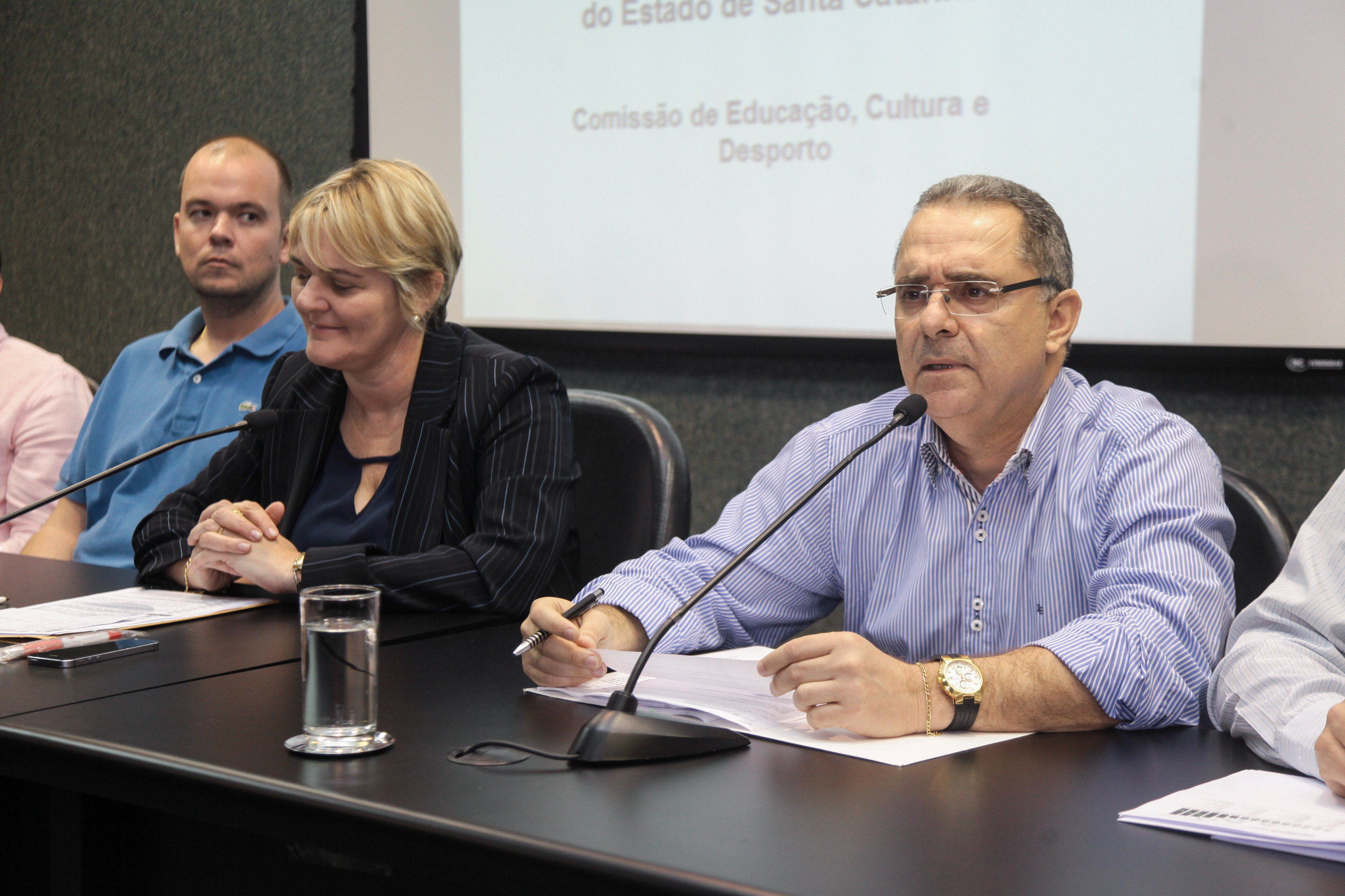 Professor Carlos Magno. Comissão de Educação, Cultura e Desporto.
