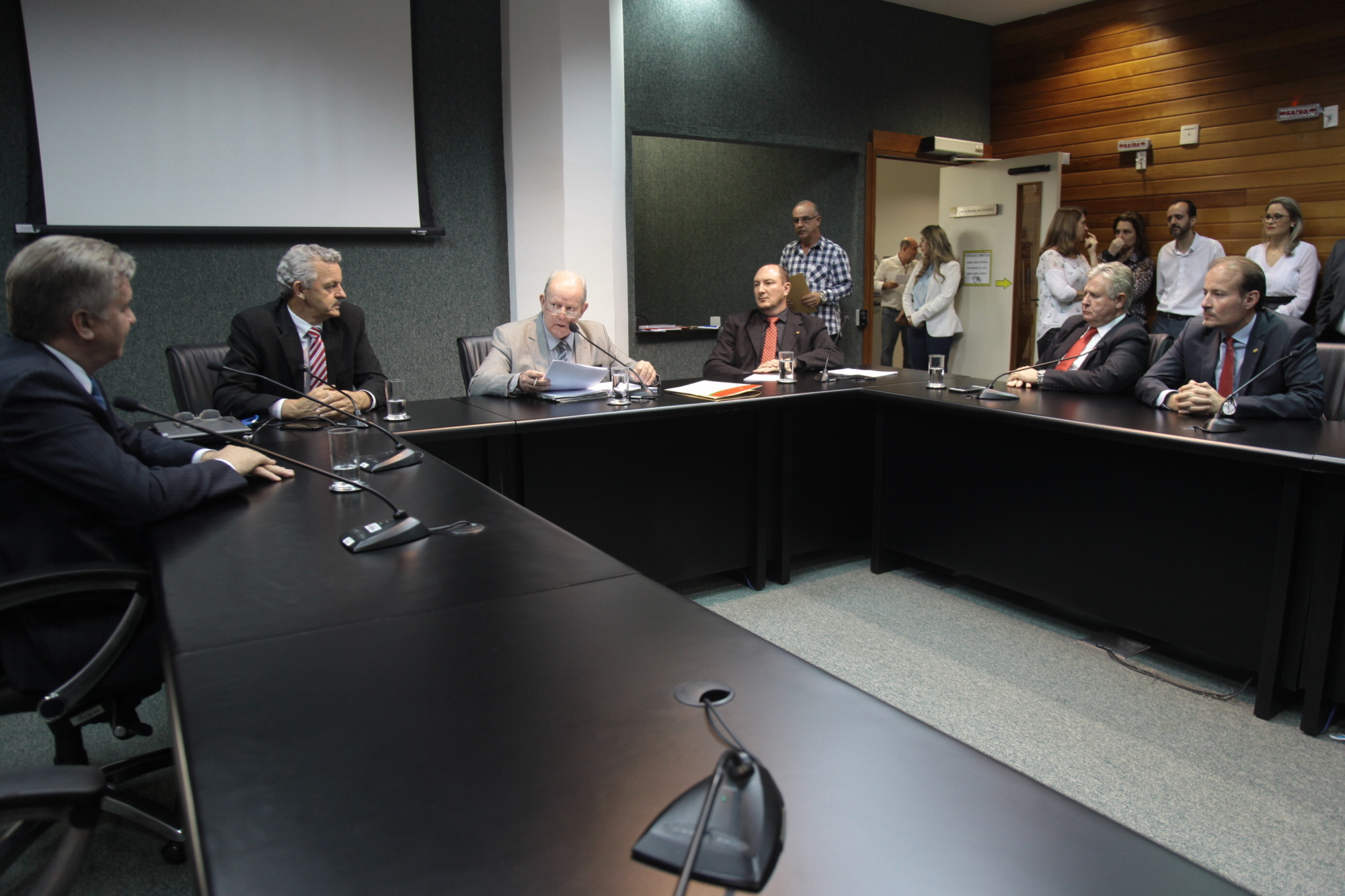 Comissão especial inicia análise do novo Regimento Interno da Alesc