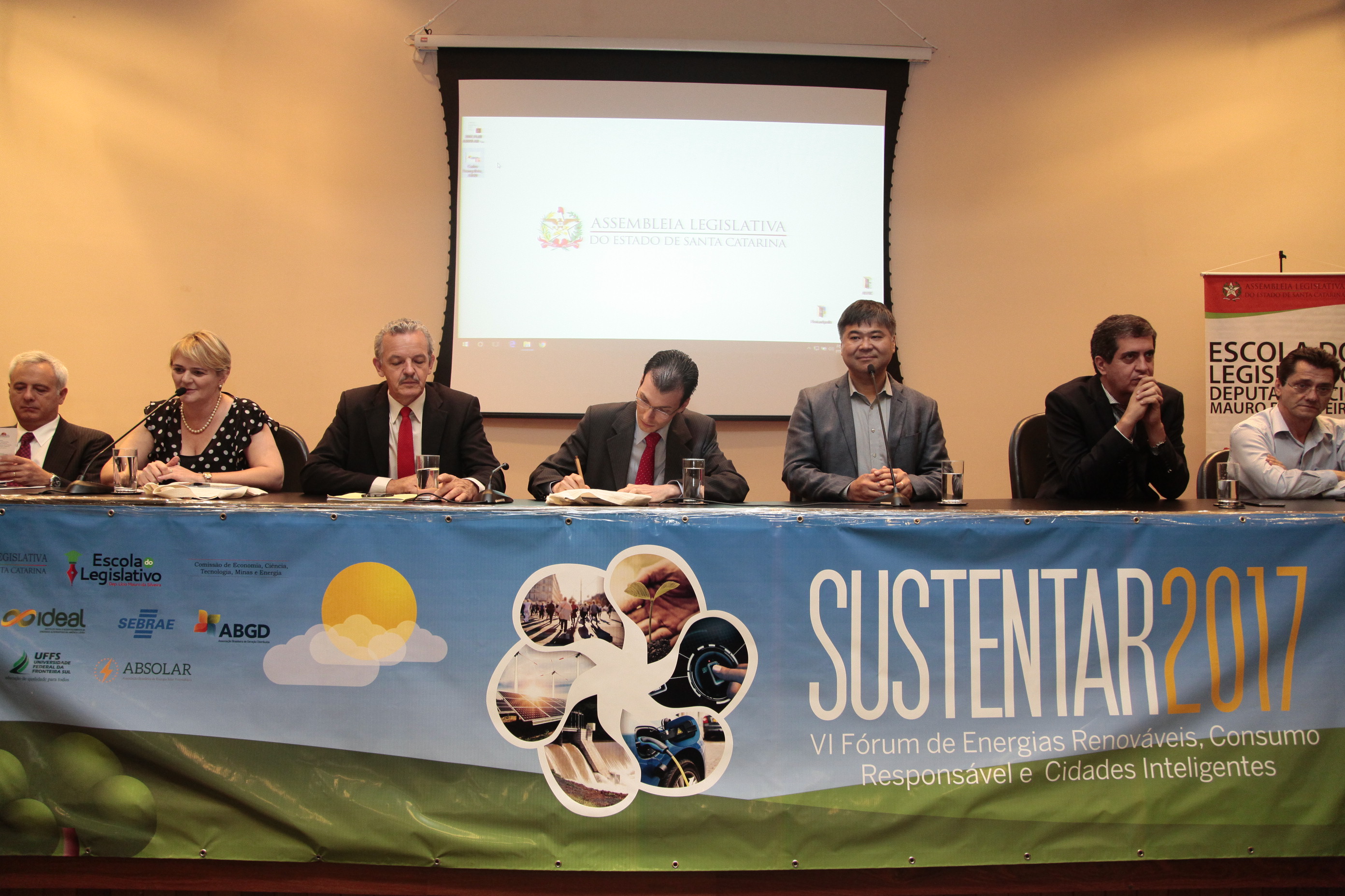 SUSTENTAR 2017 - VI Fórum de Energias Renováveis, Consumo Responsável e Cidades do Futuro.