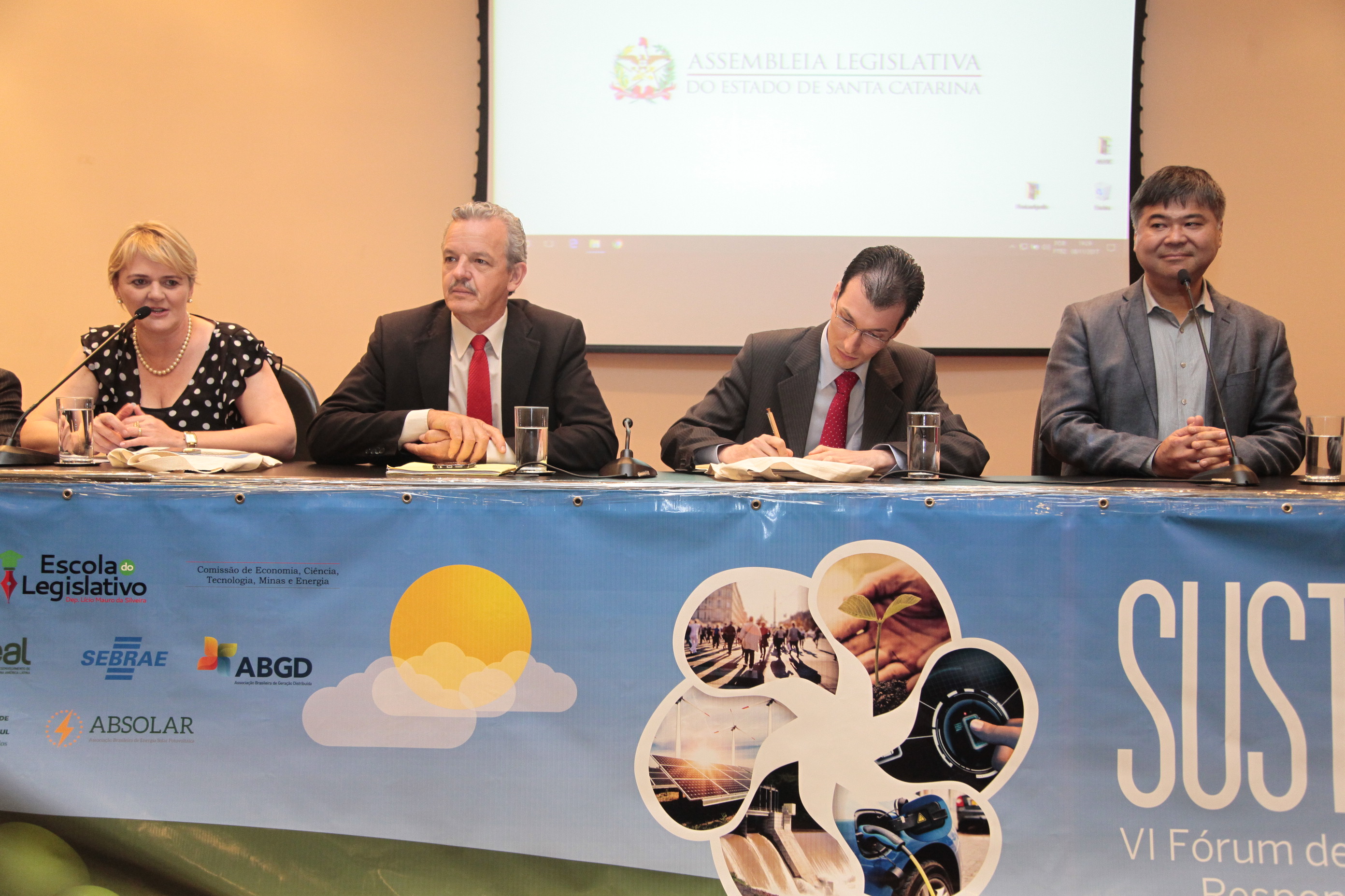 SUSTENTAR 2017 - VI Fórum de Energias Renováveis, Consumo Responsável e Cidades do Futuro.