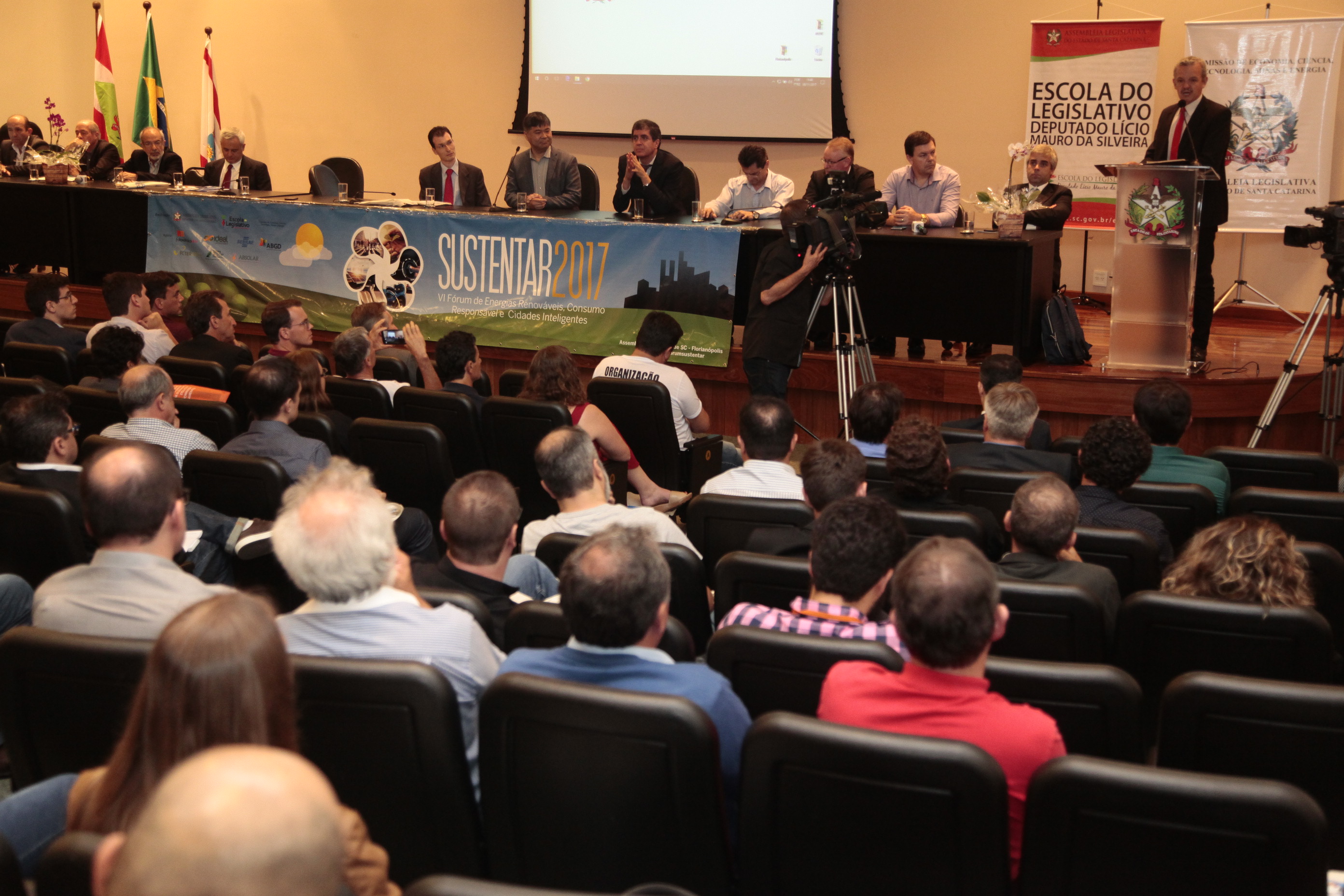SUSTENTAR 2017 - VI Fórum de Energias Renováveis, Consumo Responsável e Cidades do Futuro.