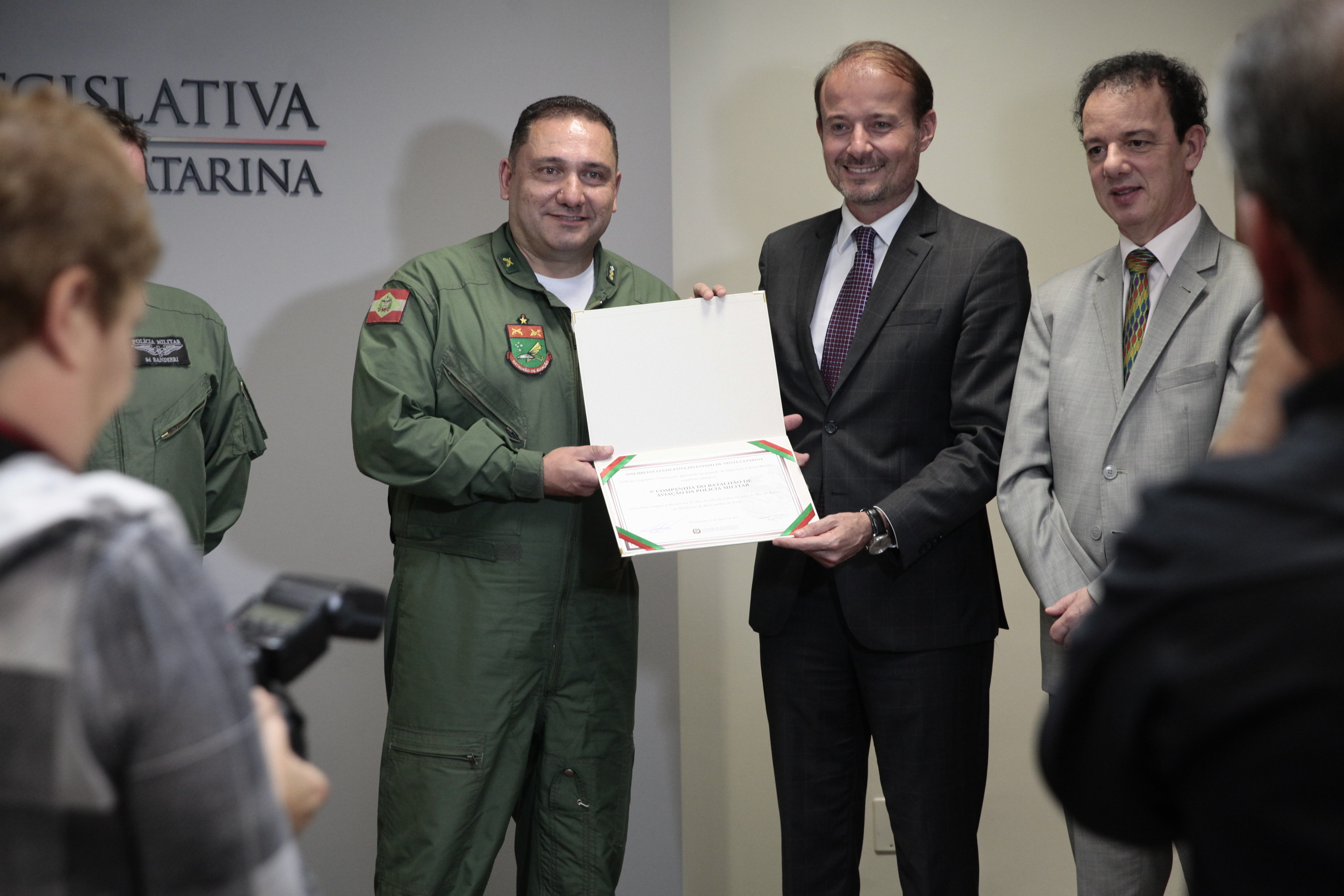 Quinta Companhia do Batalhão de aviação da PMSC recebe Moção de Aplauso na Alesc.