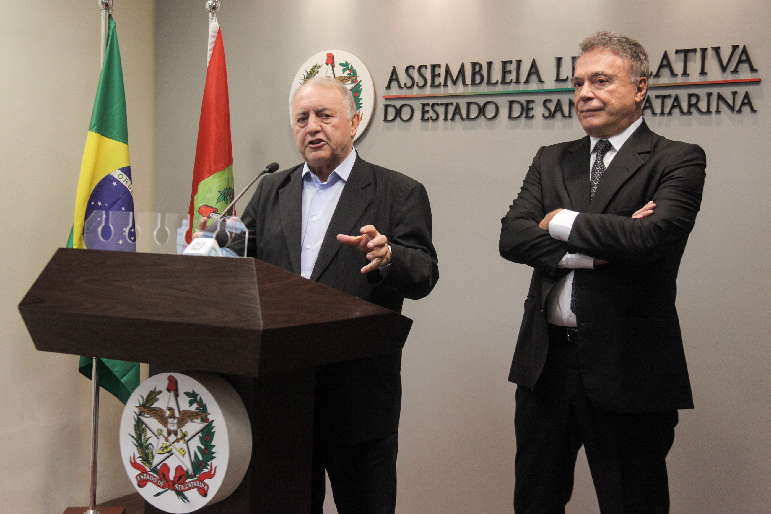 Deputado Natalino Lazare (Sem partido). Coletiva de Imprensa com o Senador Alvaro Dias.