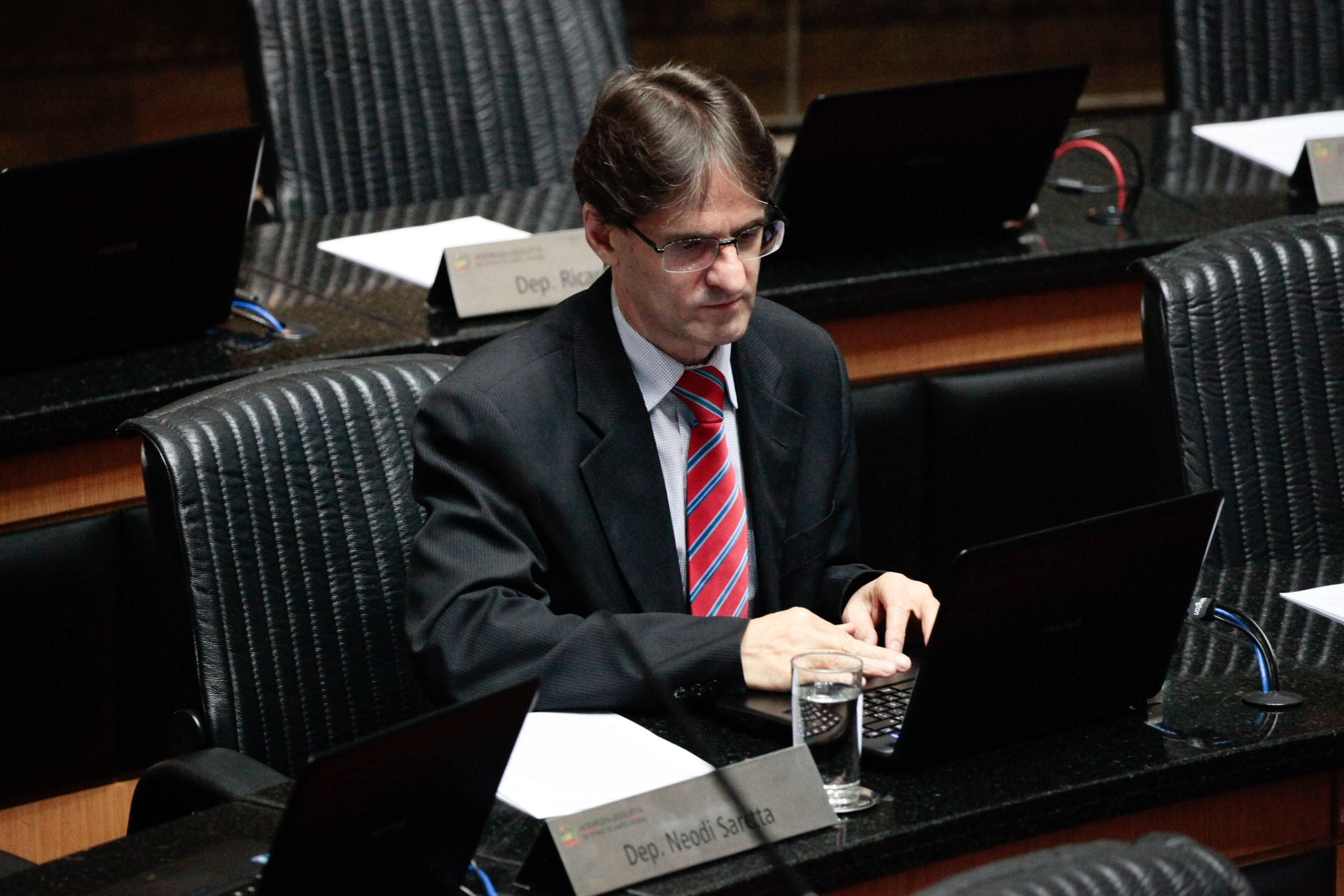Deputado Neodi Saretta (PT). Sessão Ordinária.
