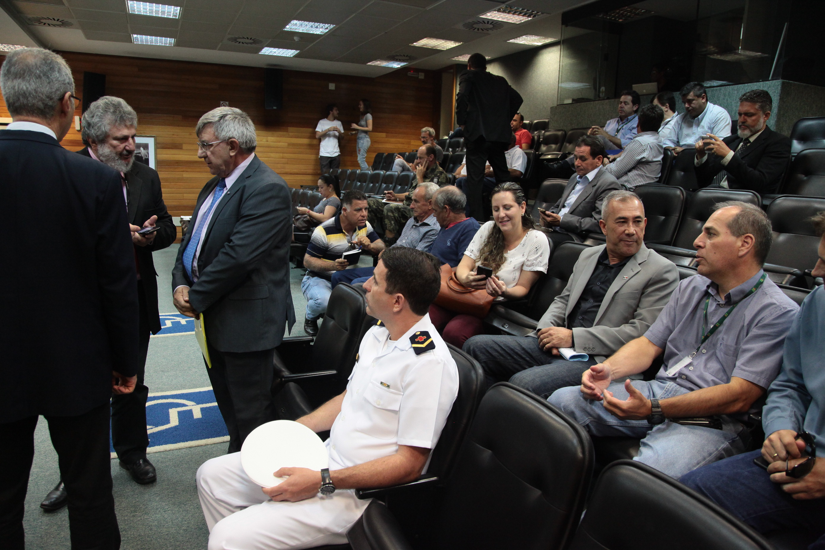 Audiência Pública  para Debater  Atividades das Embarcações Pesqueiras Artesanais na Costa de SC
