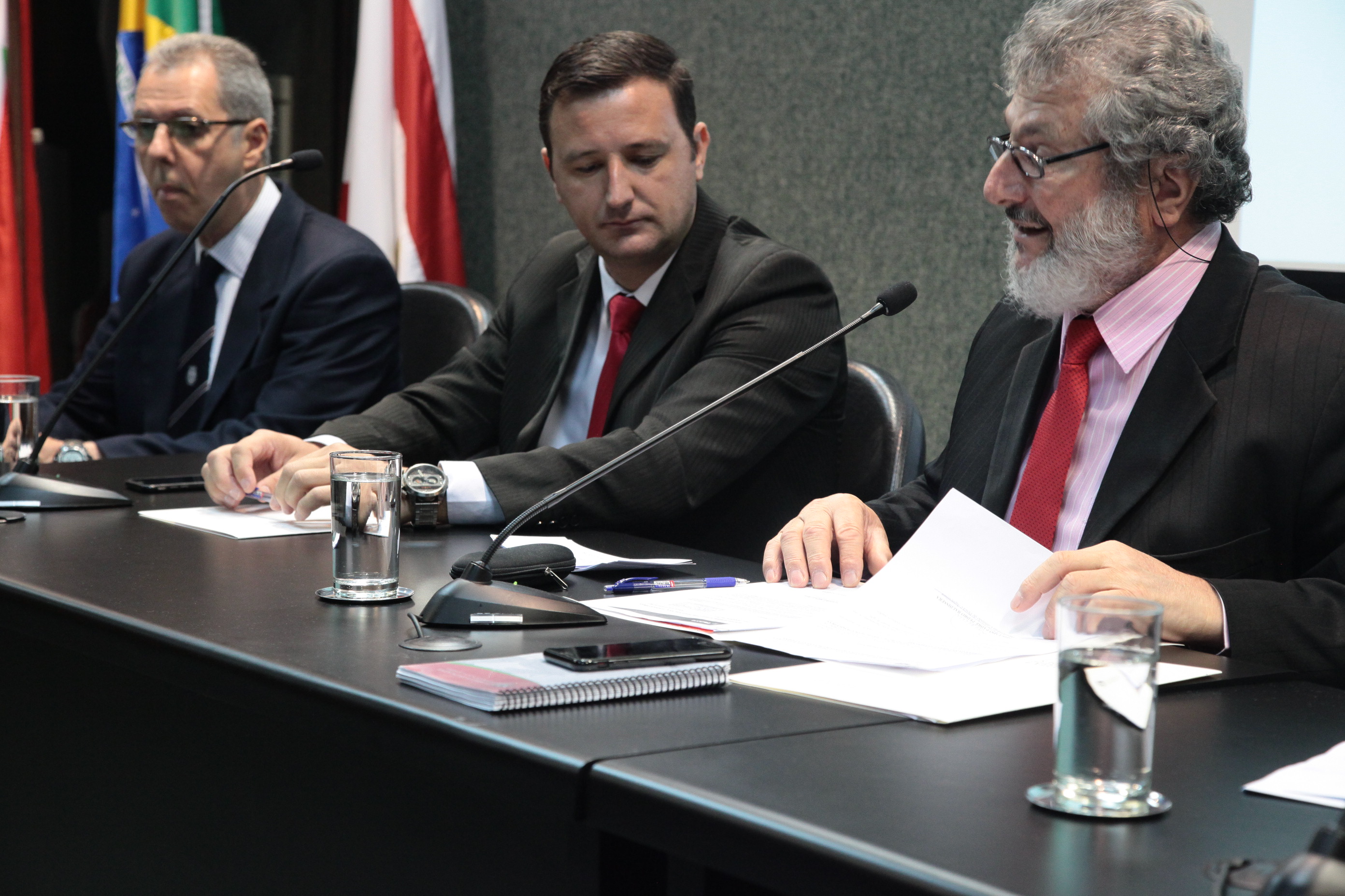 Audiência Pública  para Debater  Atividades das Embarcações Pesqueiras Artesanais na Costa de SC