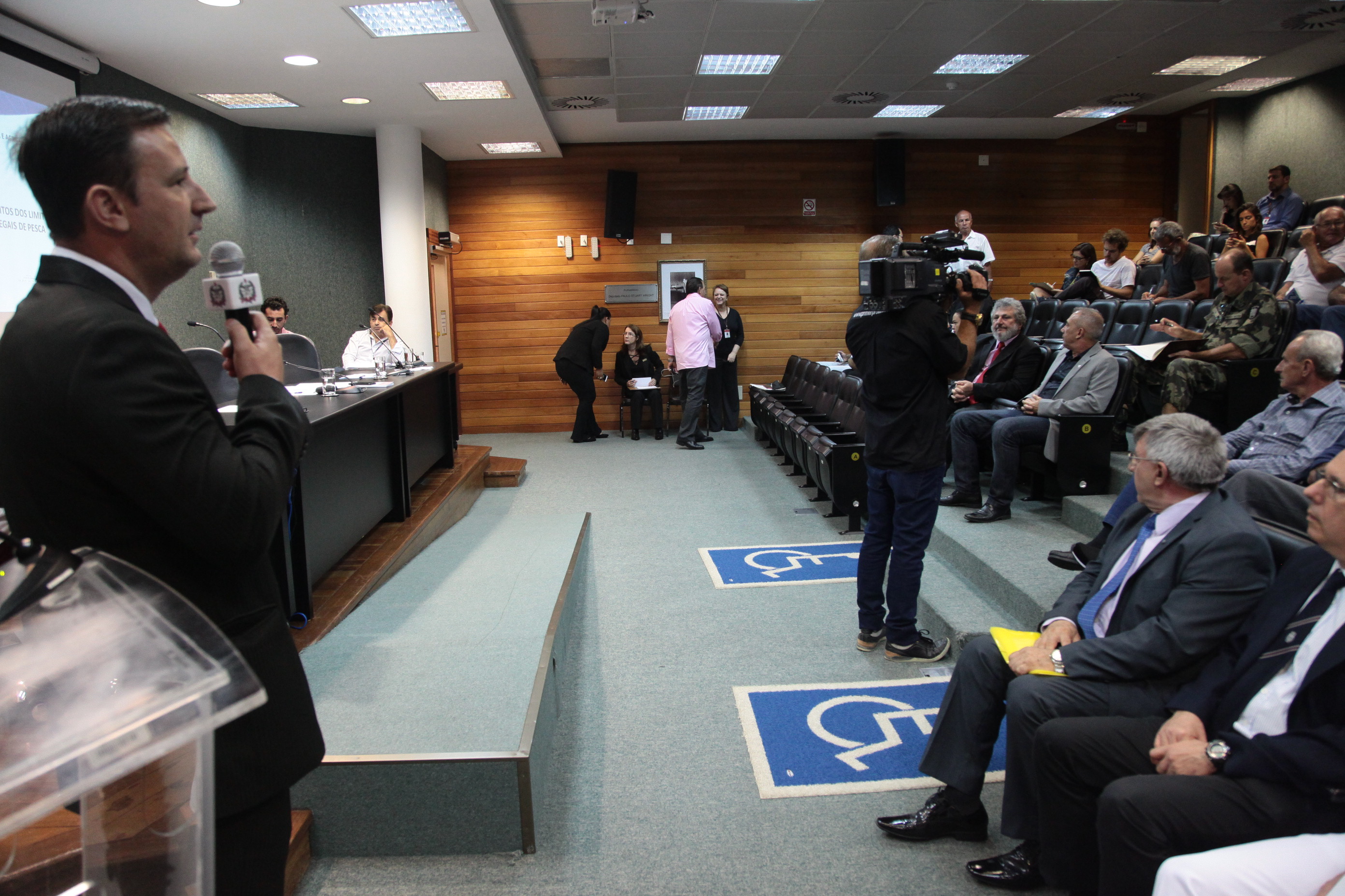 Audiência Pública  para Debater  Atividades das Embarcações Pesqueiras Artesanais na Costa de SC