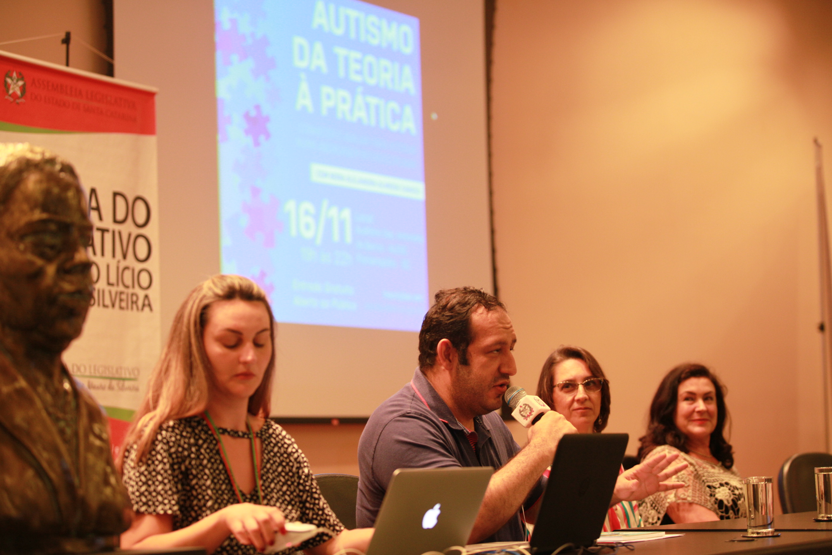 Palestra: Autismo da teoria à prática.