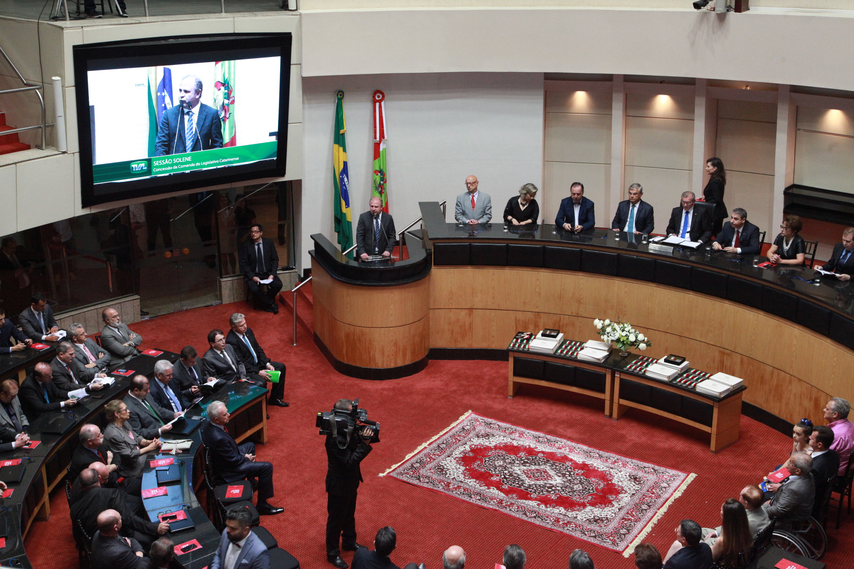 Sessão Solene de Concessão da Comenda do Legislativo Catarinense. Foto: Solon Soares