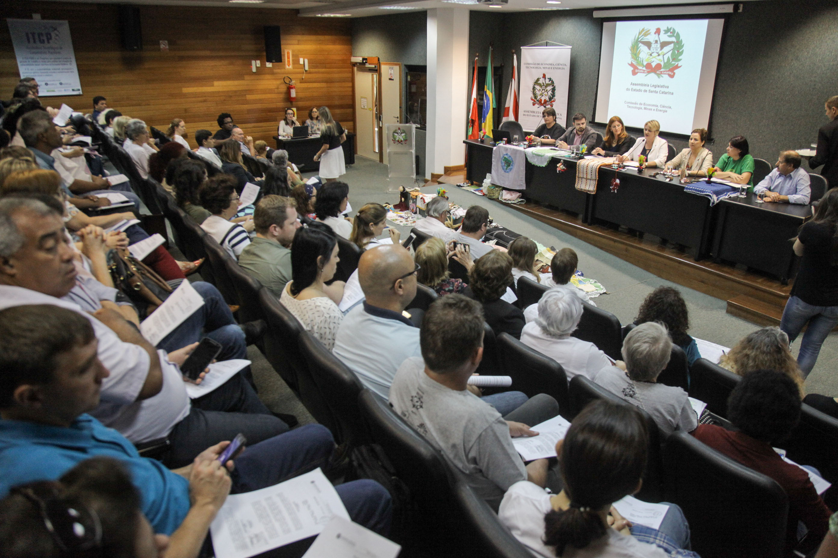 Audiência Pública sobre a Política de Economia Solidária em SC.