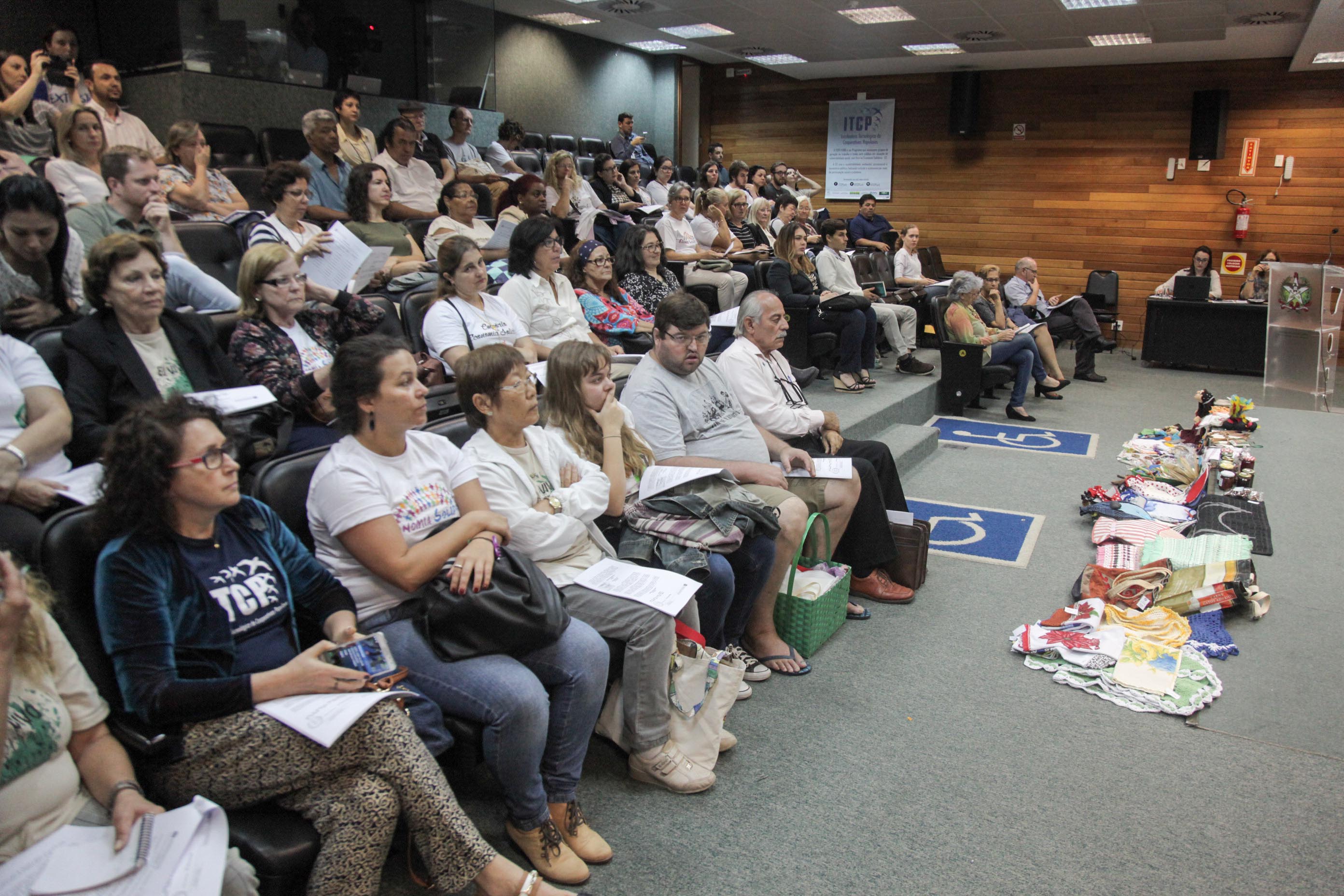 Audiência Pública sobre a Política de Economia Solidária em SC.