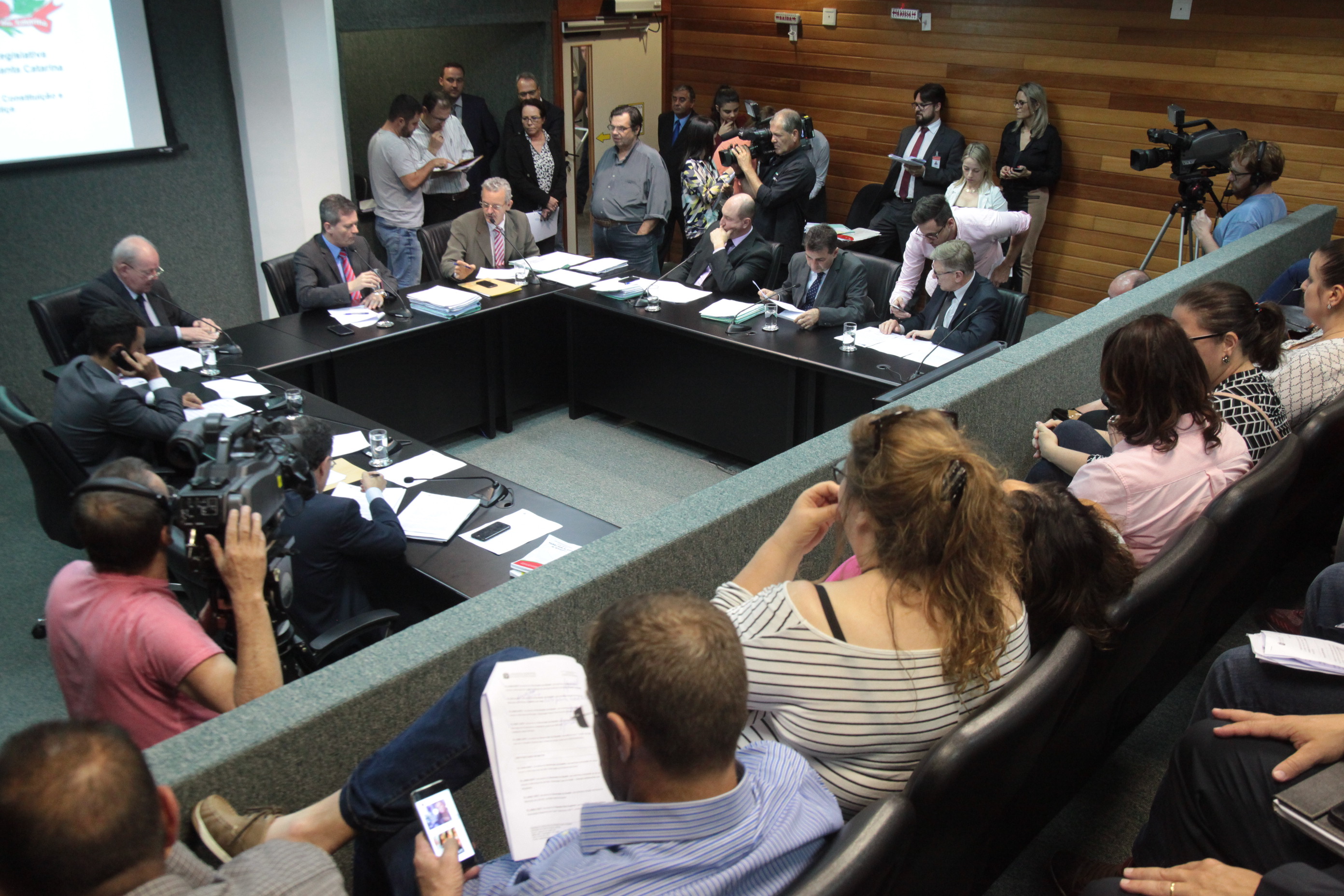 Reunião Extraordinária da Comissão de Constituição e Justiça.
