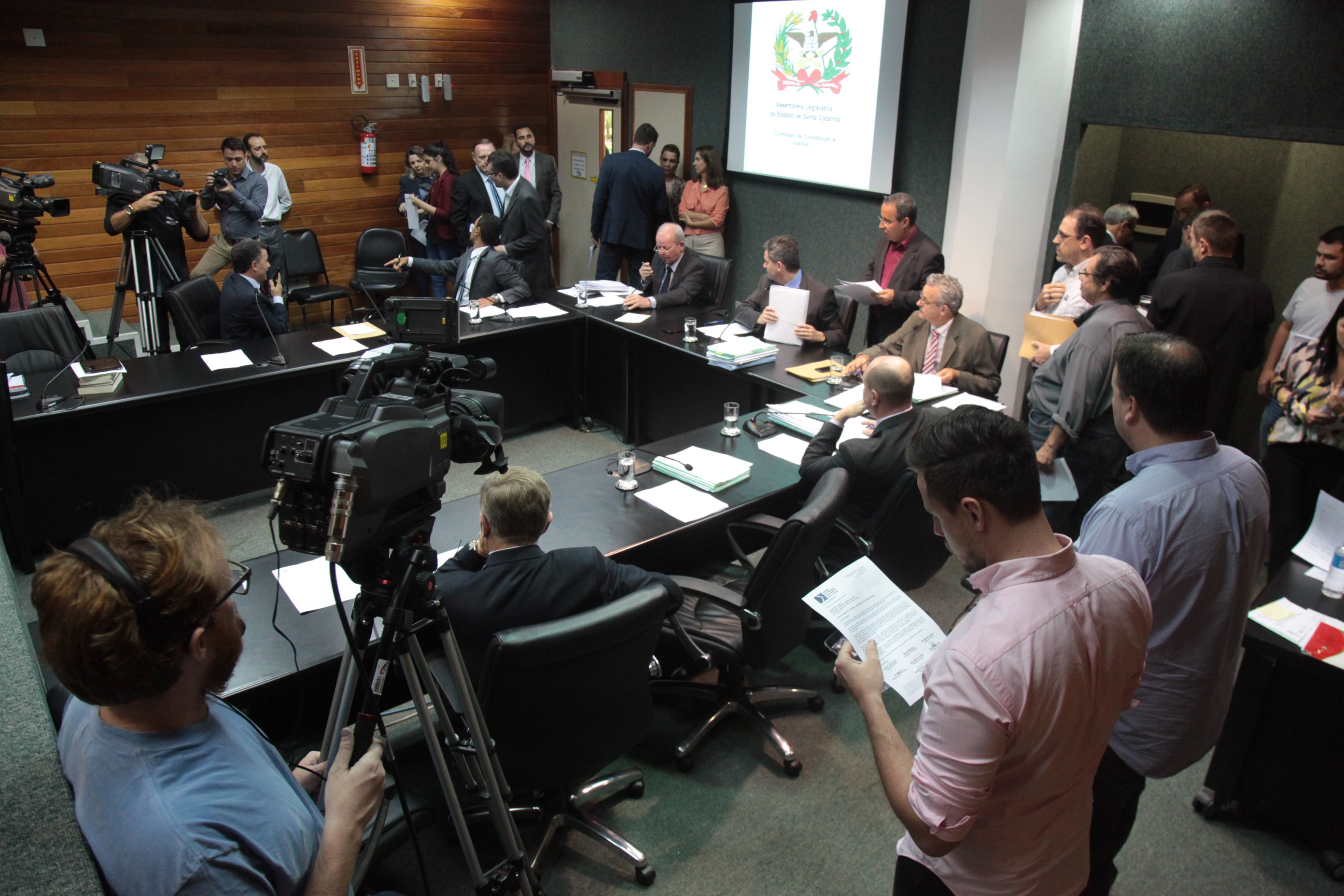 Reunião Extraordinária da Comissão de Constituição e Justiça.