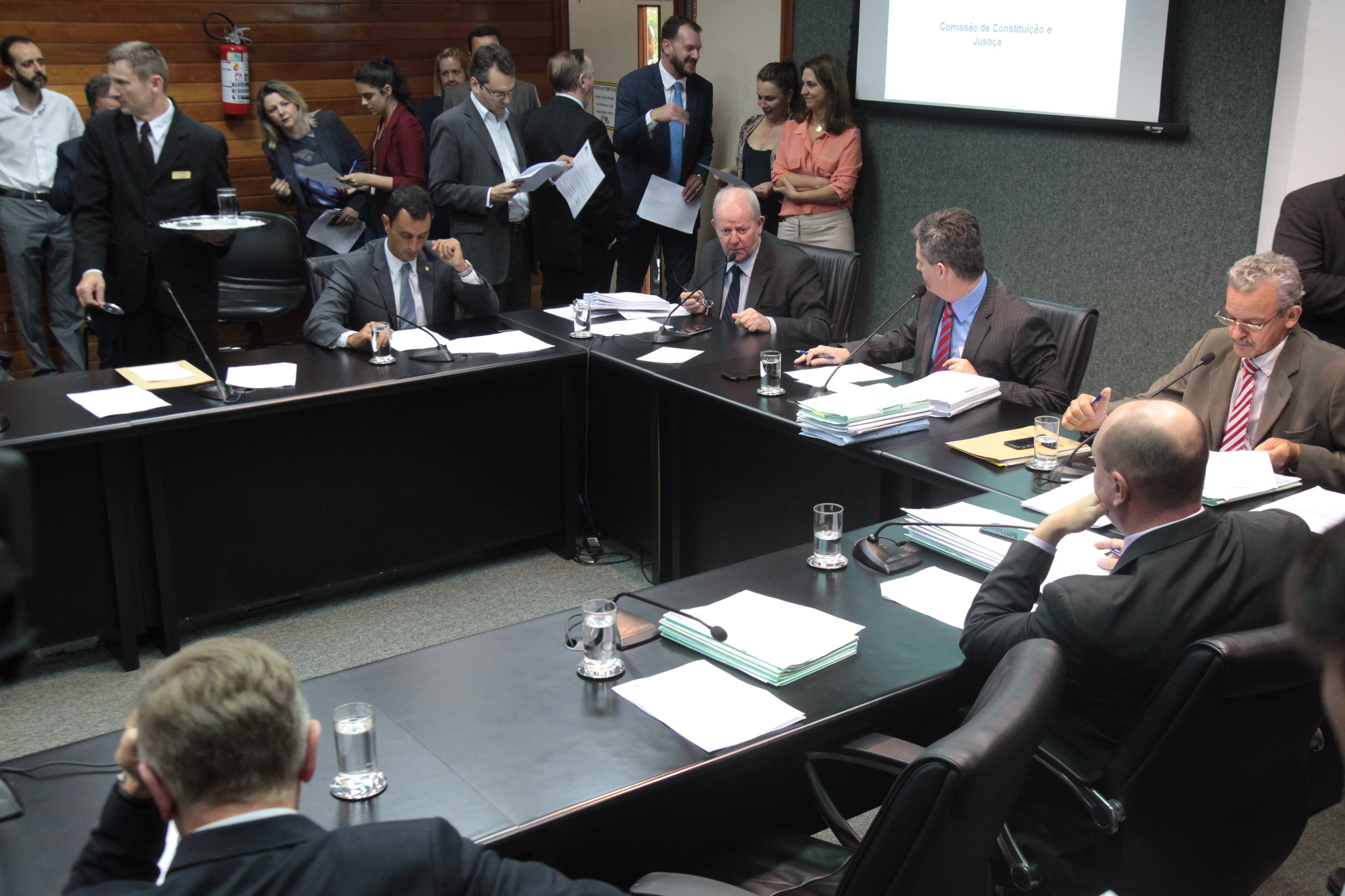 Reunião Extraordinária da Comissão de Constituição e Justiça.