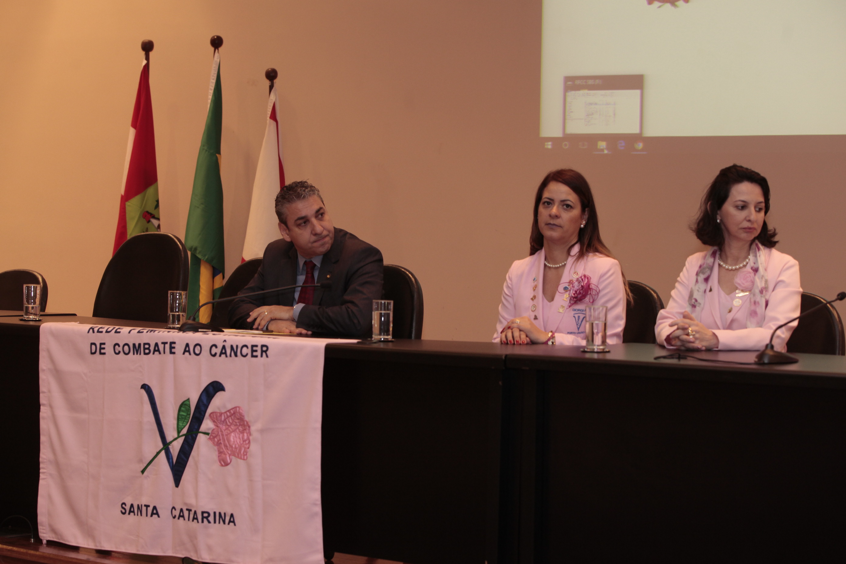 Encontro da Rede Feminina de Combate ao Câncer do Estado de Santa Catarina.