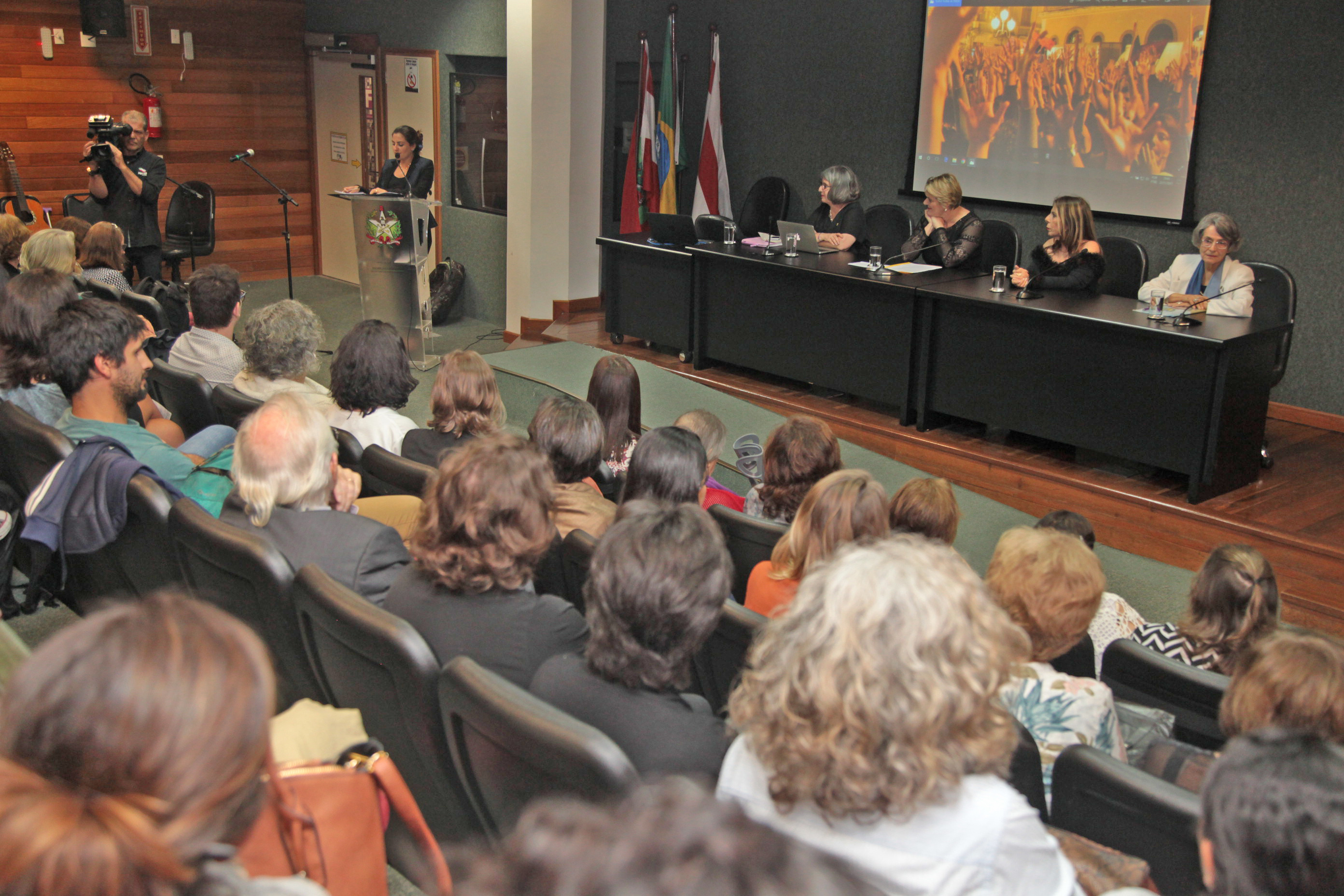 Solenidade em Homenagem ao Instituto de Estudos de Gênero da UFSC.