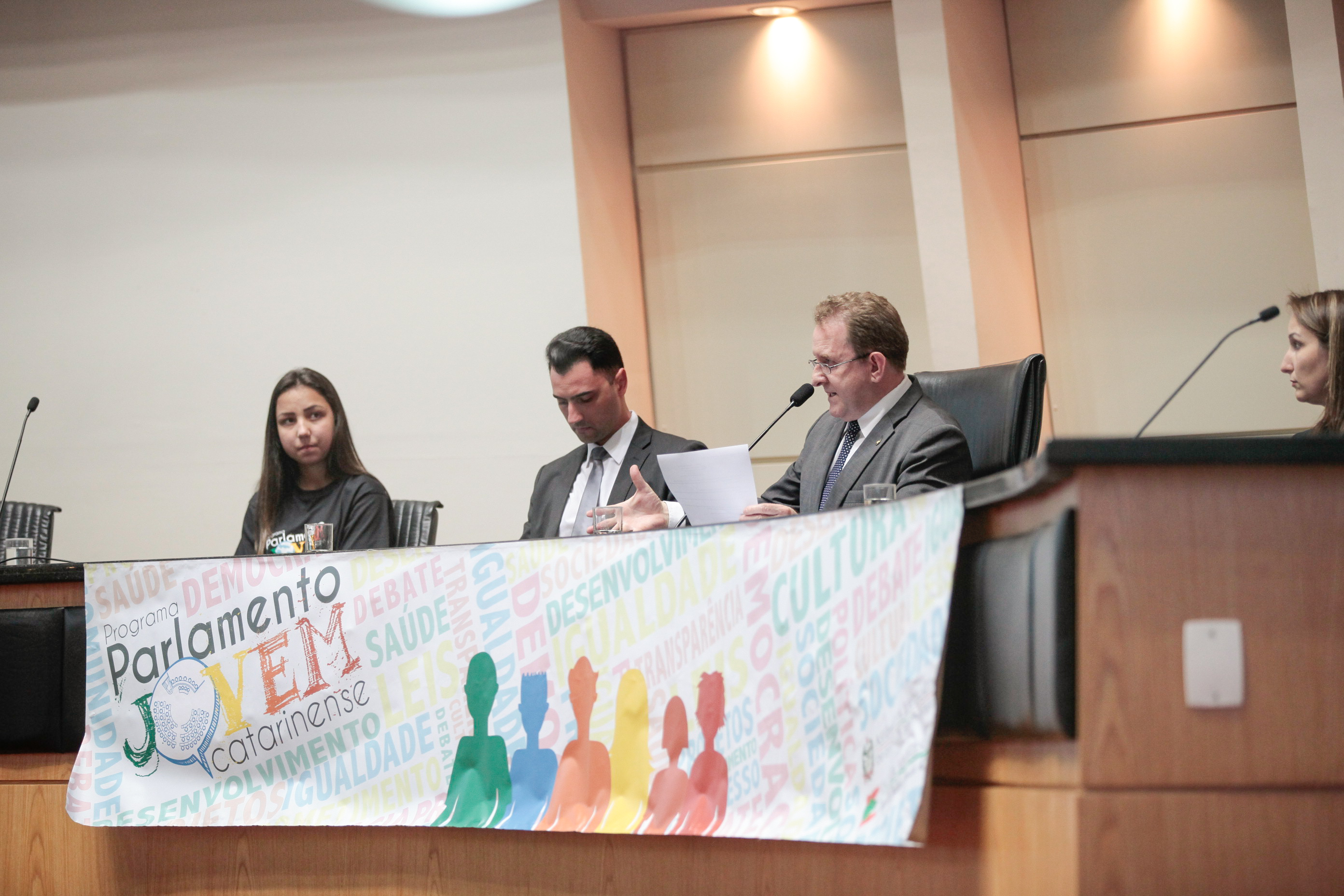 Programa Jovens Parlamentares.