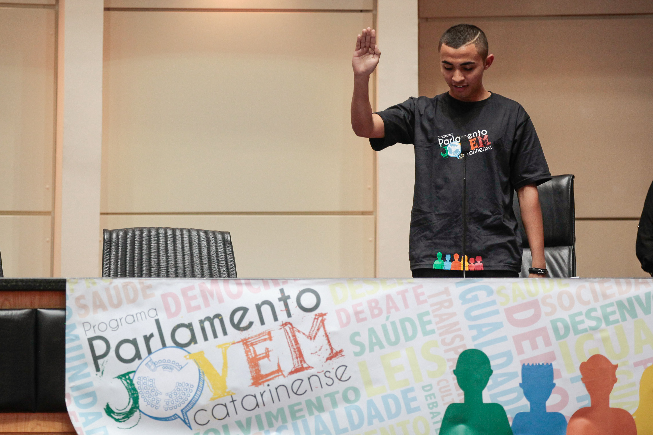 Programa Jovens Parlamentares.