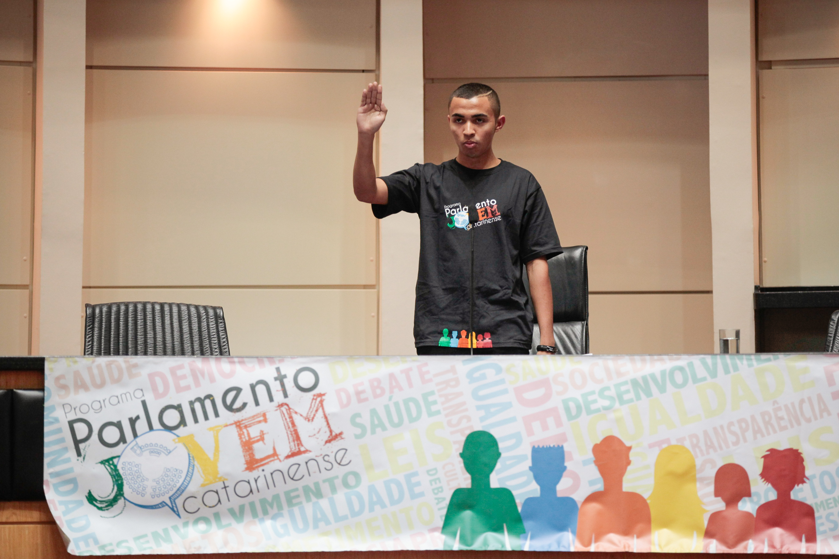 Programa Jovens Parlamentares.