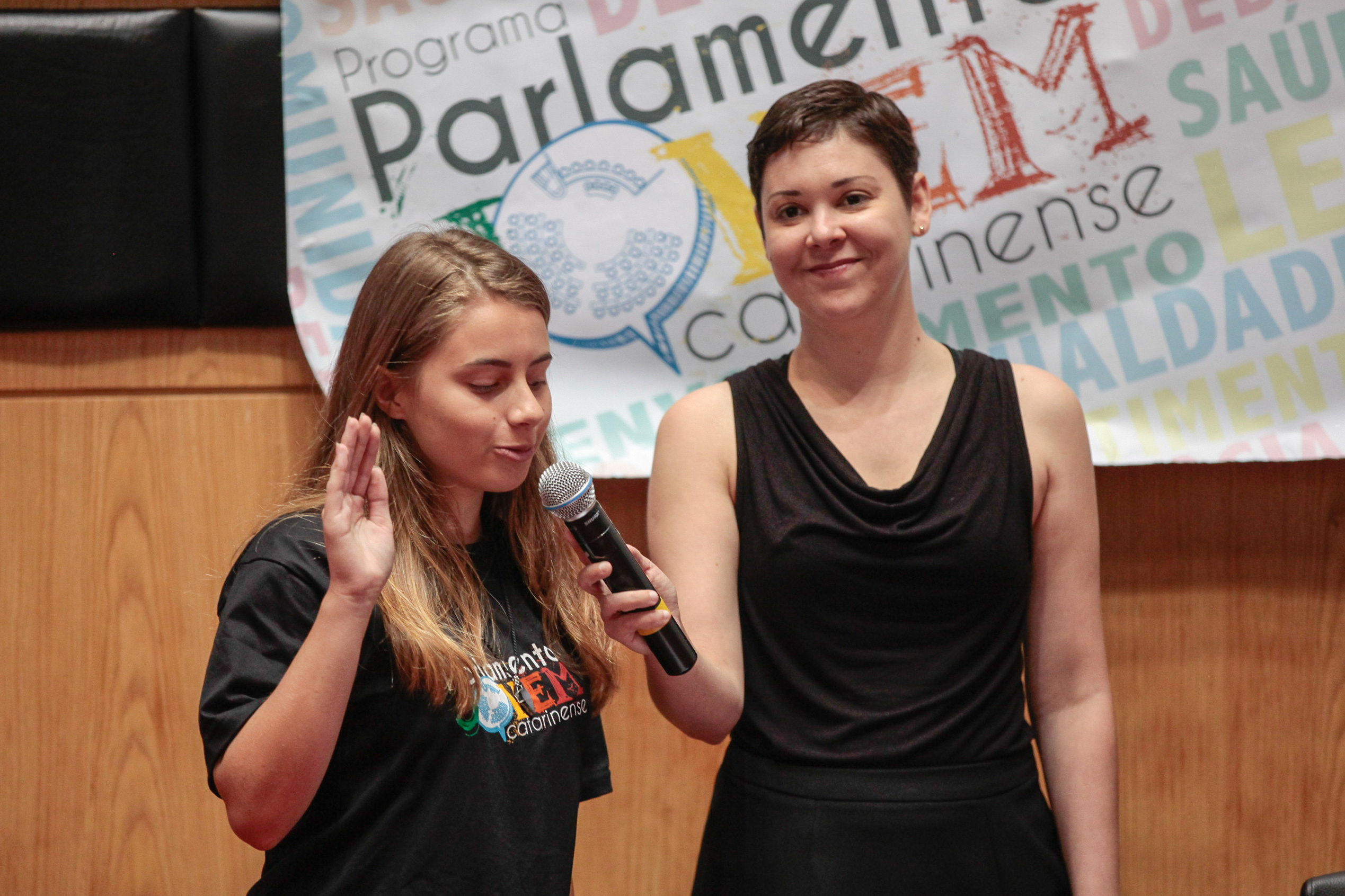 Programa Jovens Parlamentares.