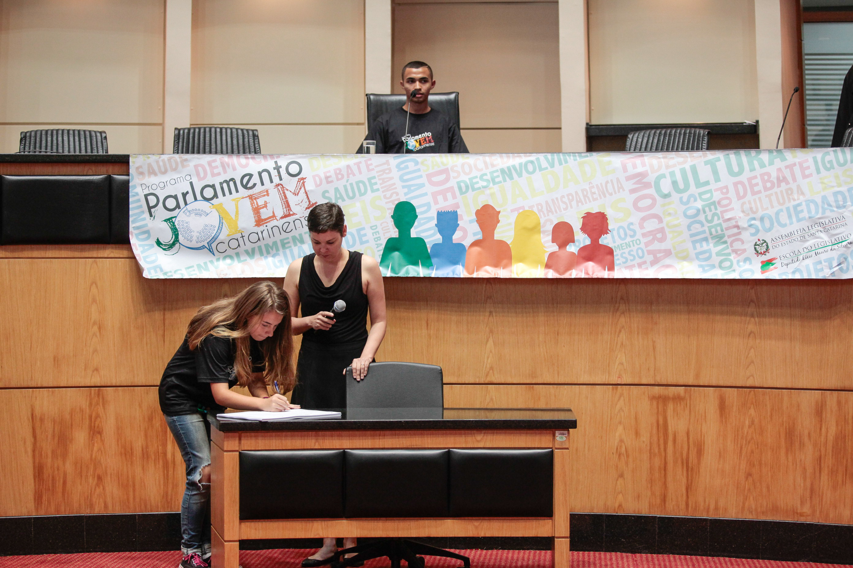 Programa Jovens Parlamentares.