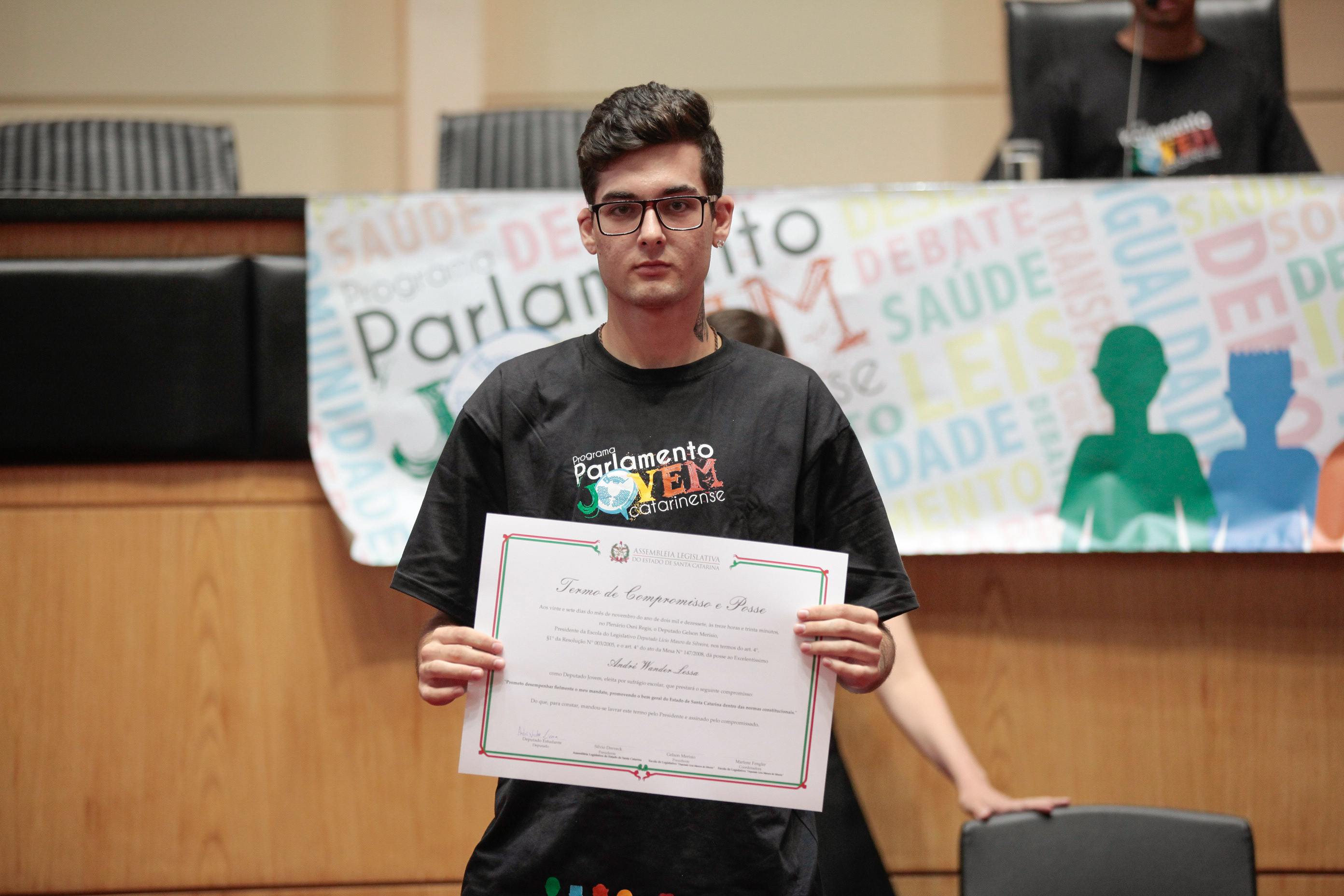 Programa Jovens Parlamentares.
