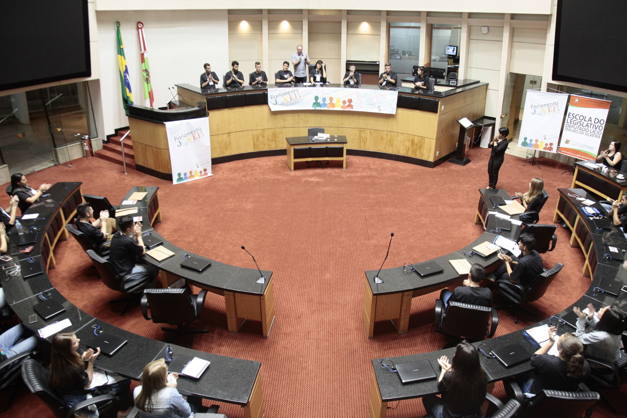 Estudantes do 23º Parlamento Jovem são empossados na Assembleia Legislativa