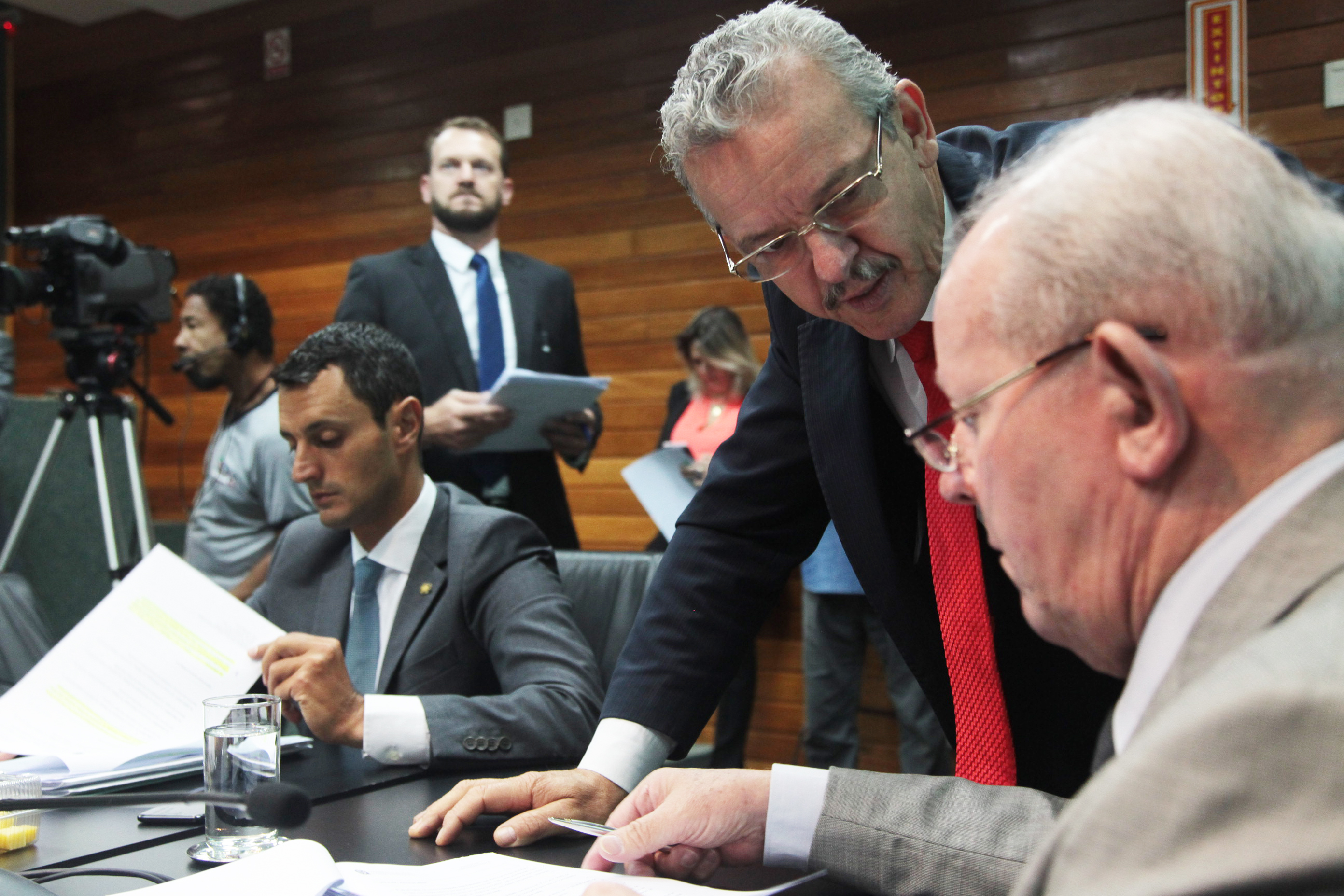 Comissão de Constituição e Justiça.