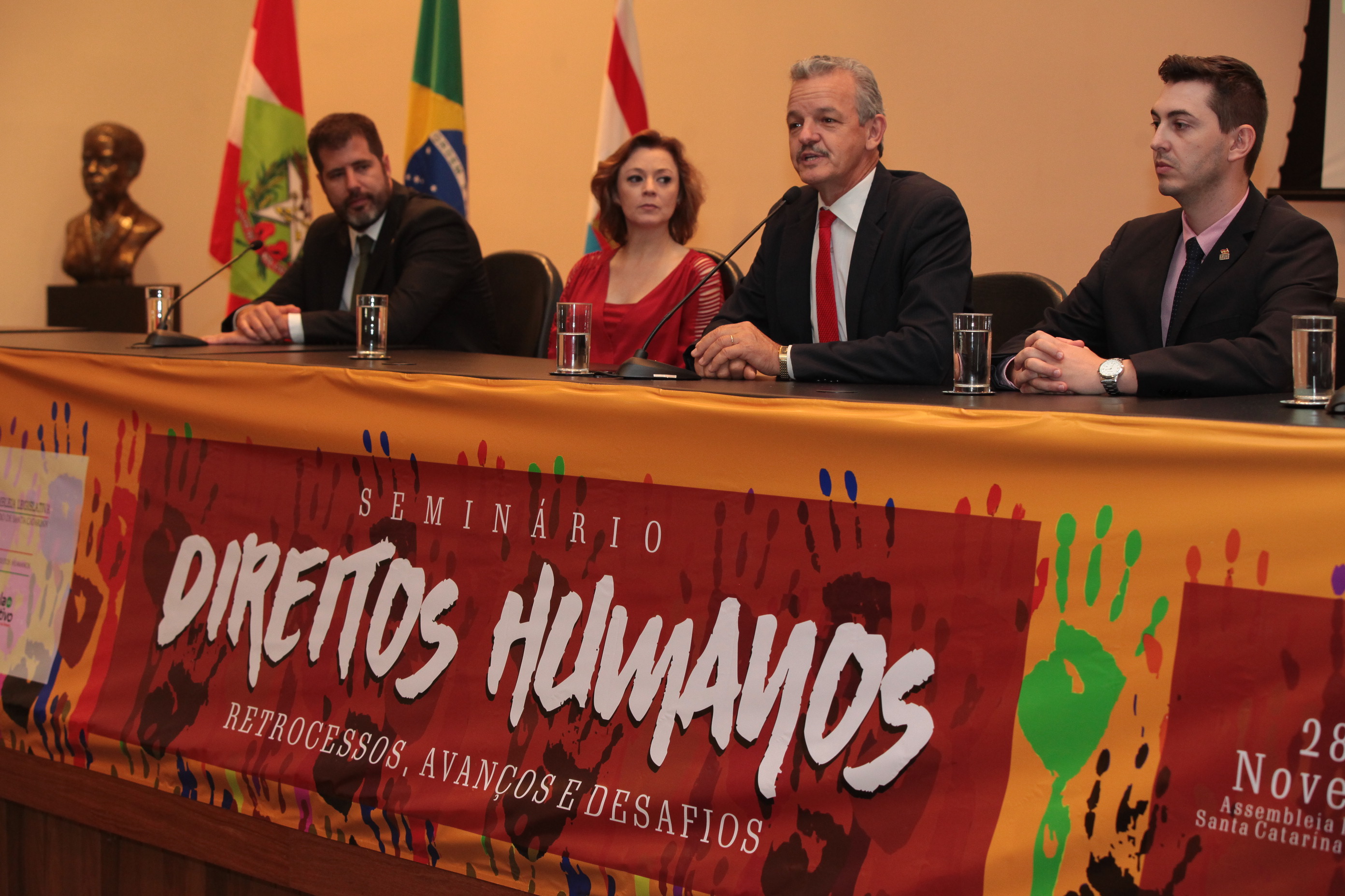 Seminário Direitos Humanos - Retrocessos, Avanços e Desafios em SC.