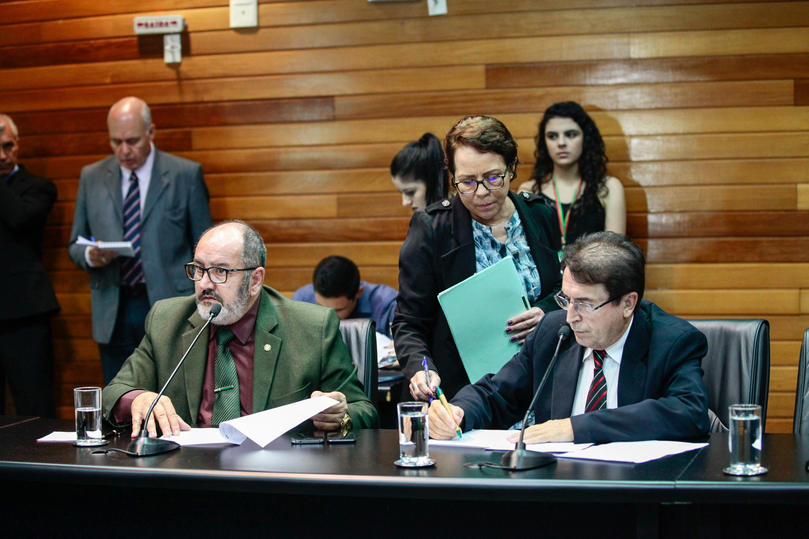 Continuação da Comissão de Constituição e Justiça.
