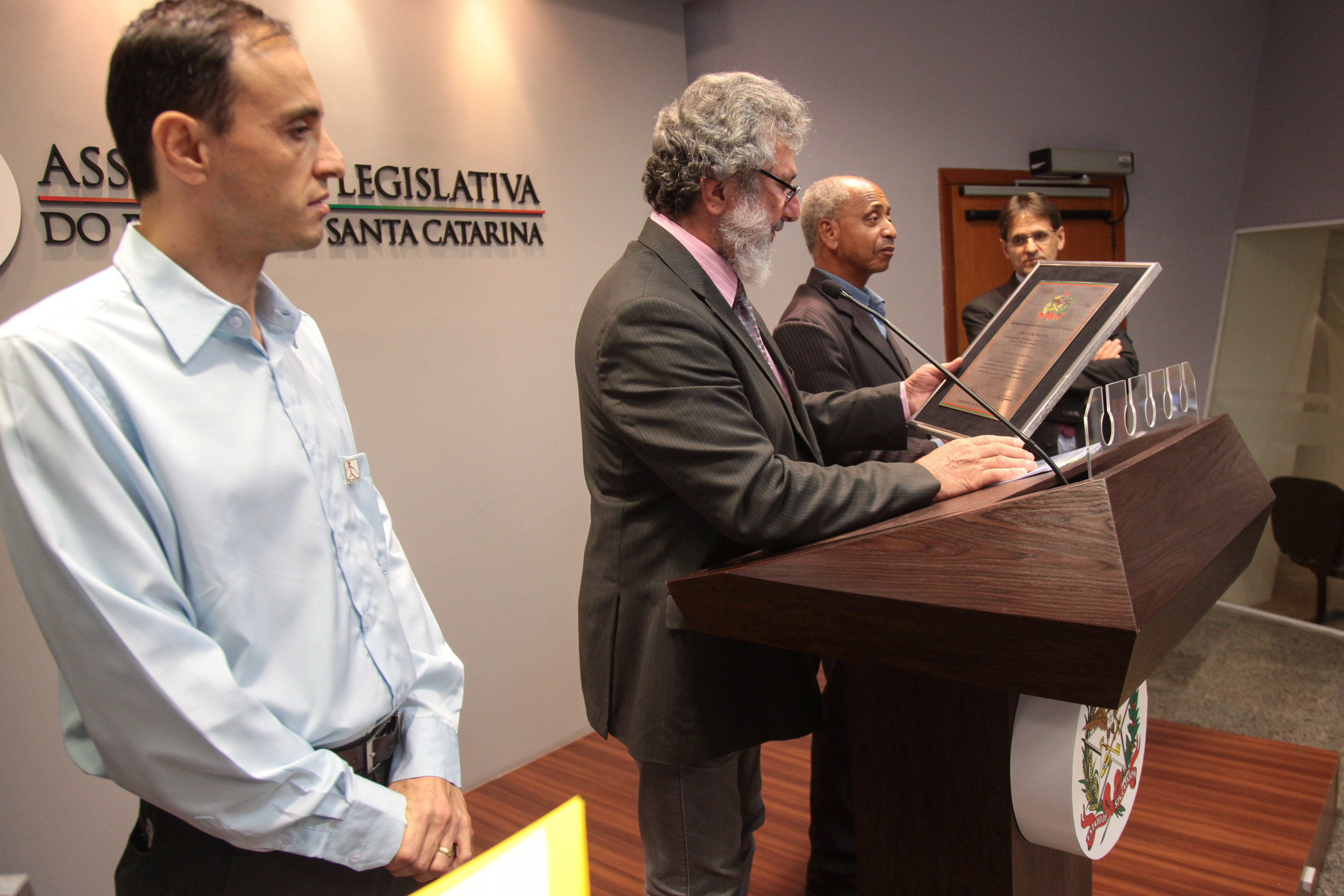 Comenda ao Profº João Batista e à ACIC.