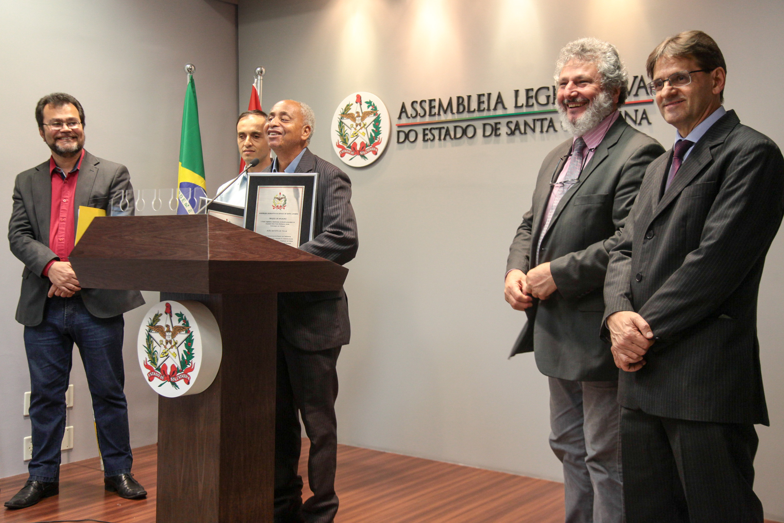 Comenda ao Profº João Batista e à ACIC.
