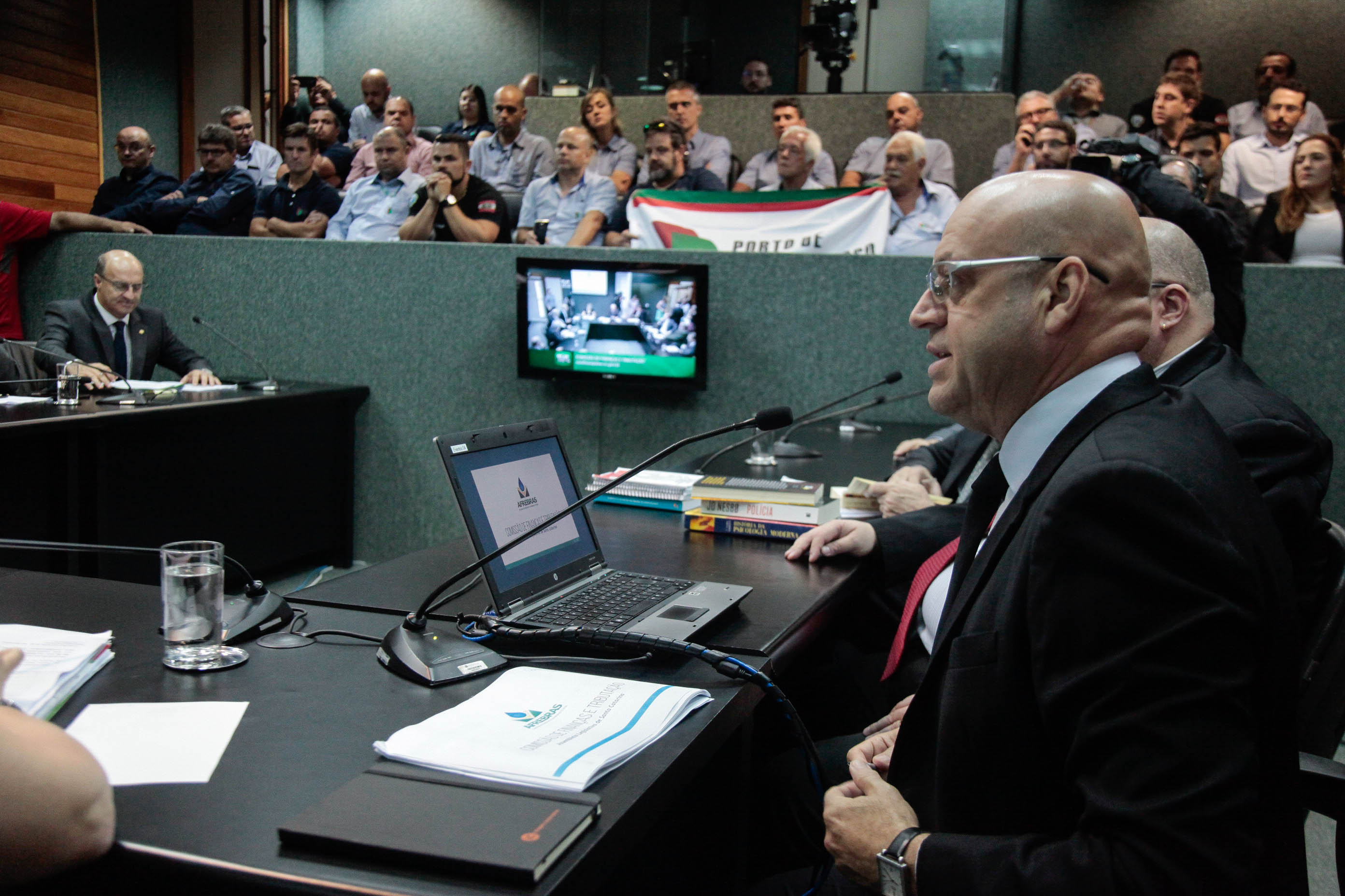 Comissão de Finanças e Tributação.