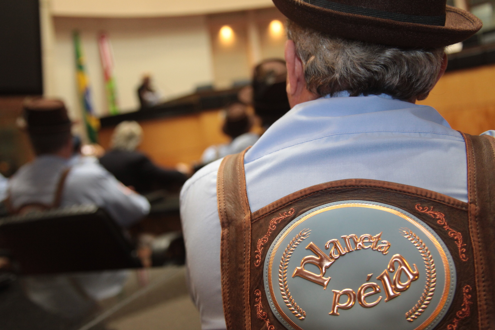 Parlamento homenageia 30 anos de fundação do Planetapeia da Oktoberfest