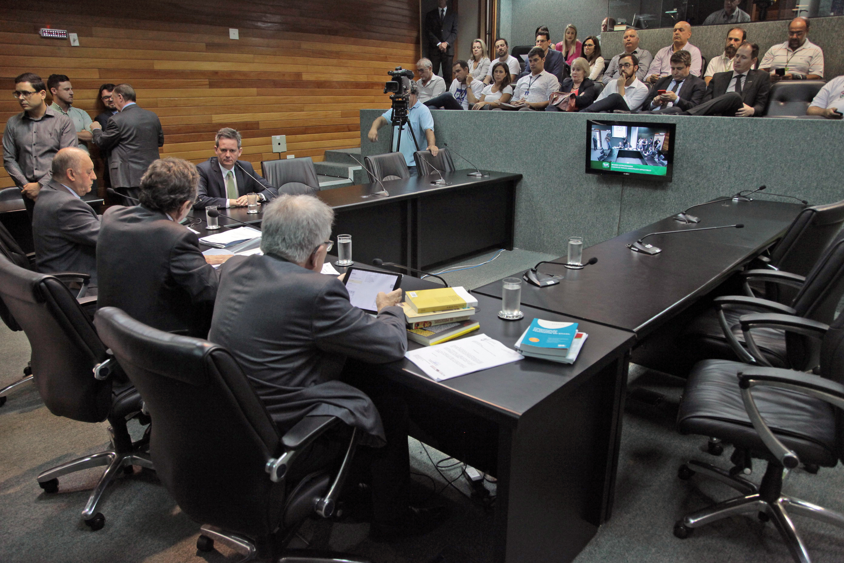 Reunião Extraordinária da Comissão de Trabalho.