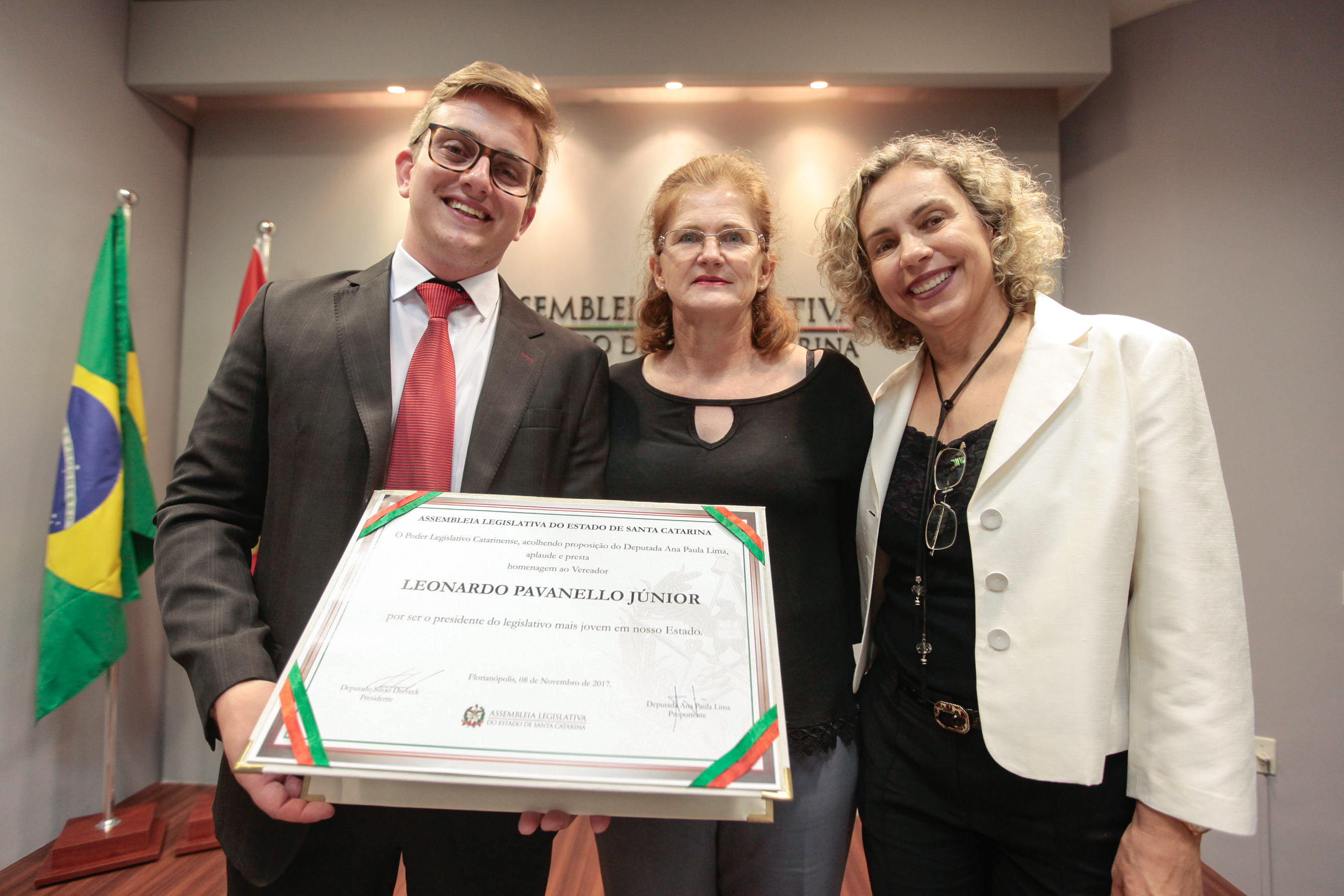 Moção honrosa ao presidente do legislativo mais jovem do Estado.