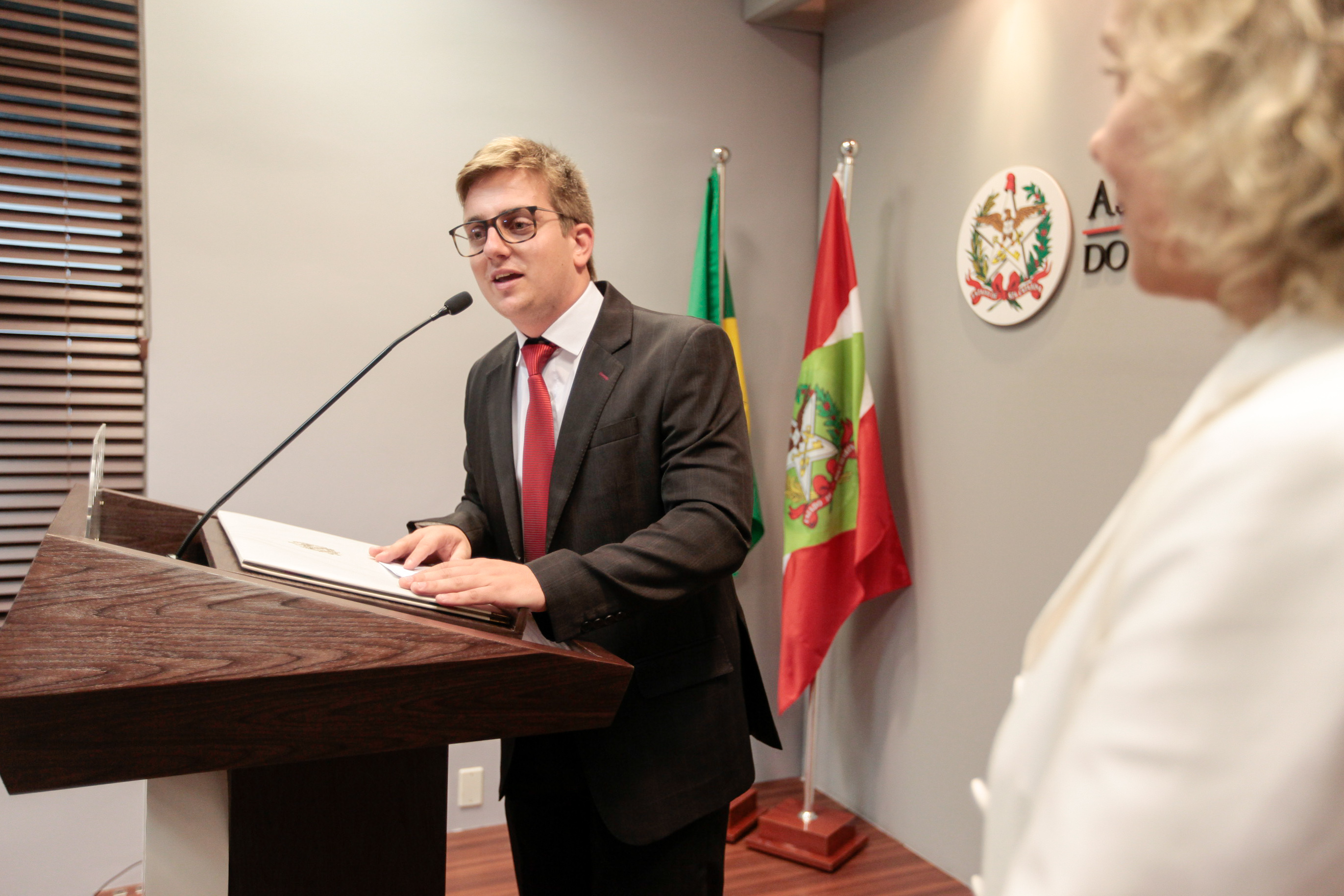 Leonardo Pavanello Júnior. Moção honrosa ao presidente do legislativo mais jovem do Estado.