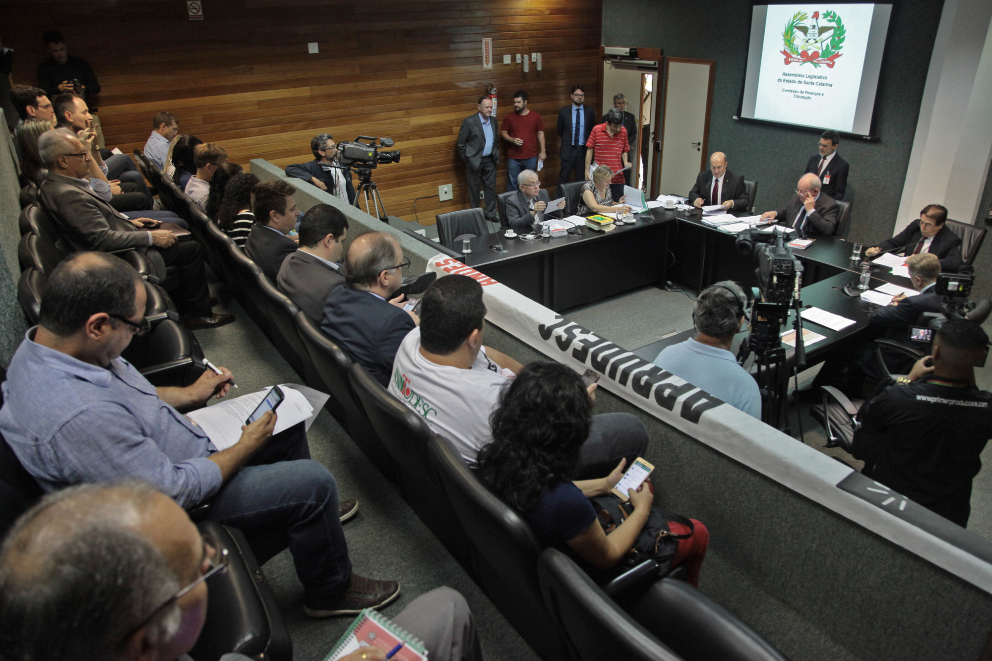 Finanças: PL aprovado assegura direito à amamentação em unidades de ensino