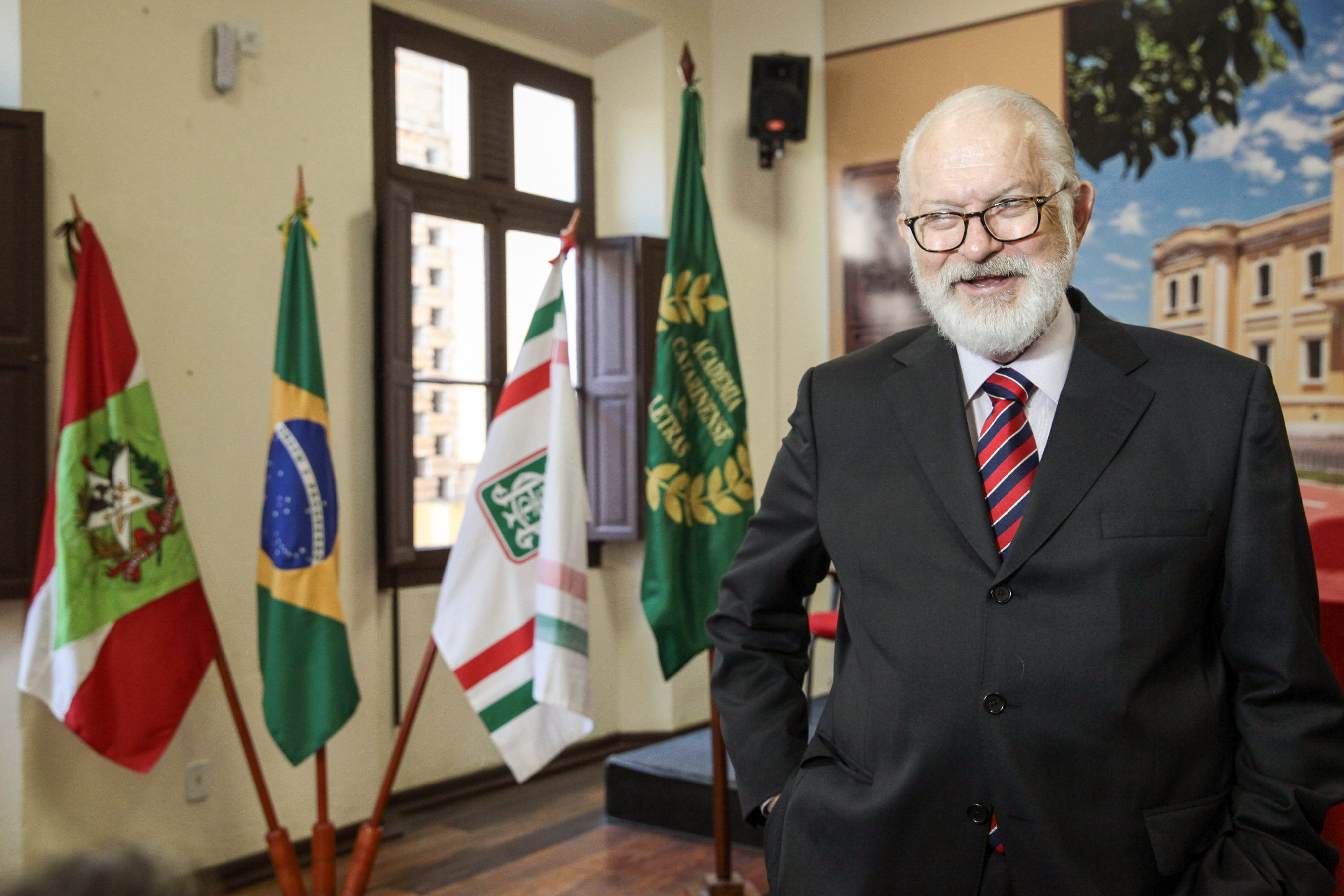 Salomão Ribas Júnior, presidente da ACL. Documentário sobre a Academia Catarinense de Letras.